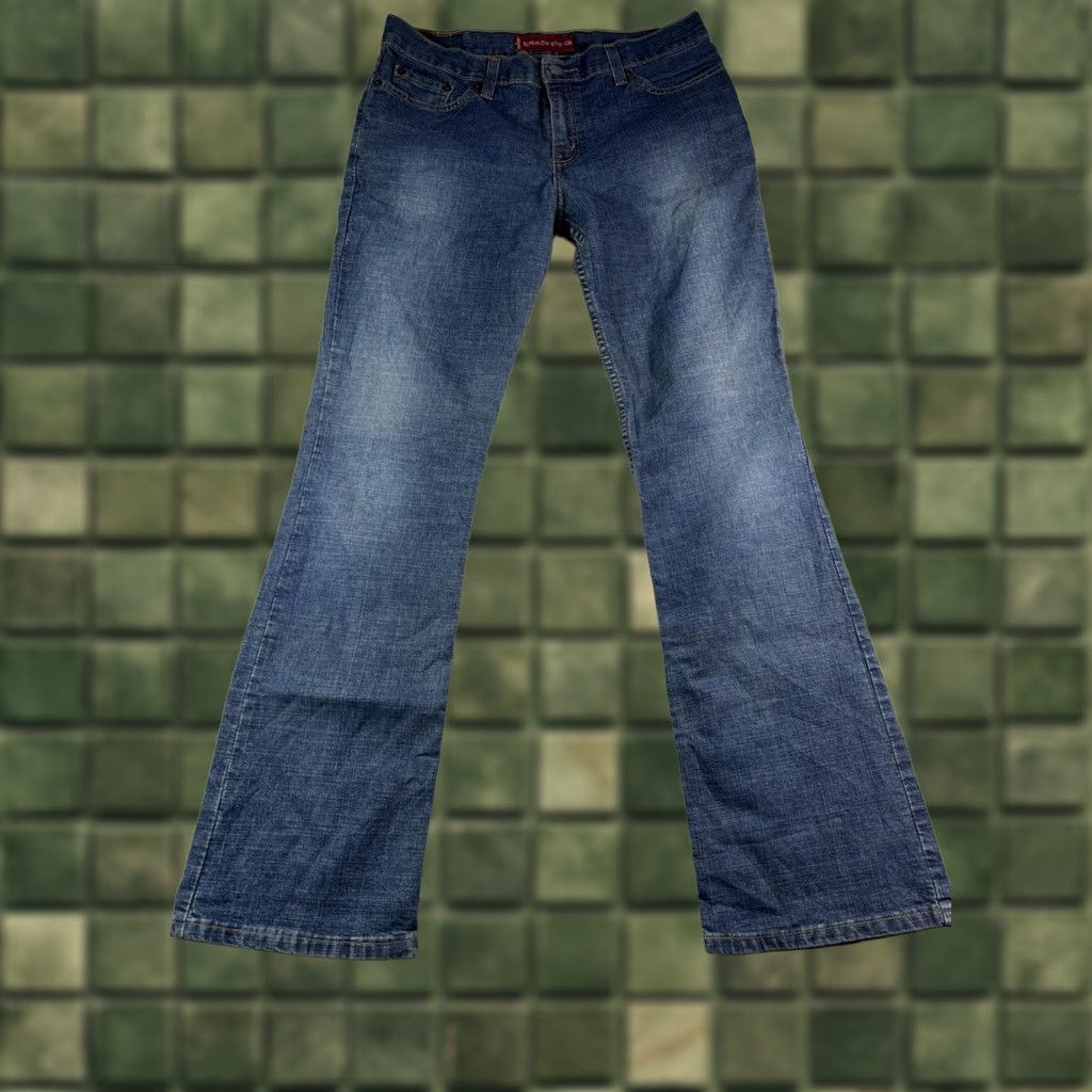 Levi's Levi's 518 Jeans Women's Jeans 9 Jr Blue Denim Bootcut Dark Wash Stretch Size 30" / US 8 / IT 44 - 1 Thumbnail