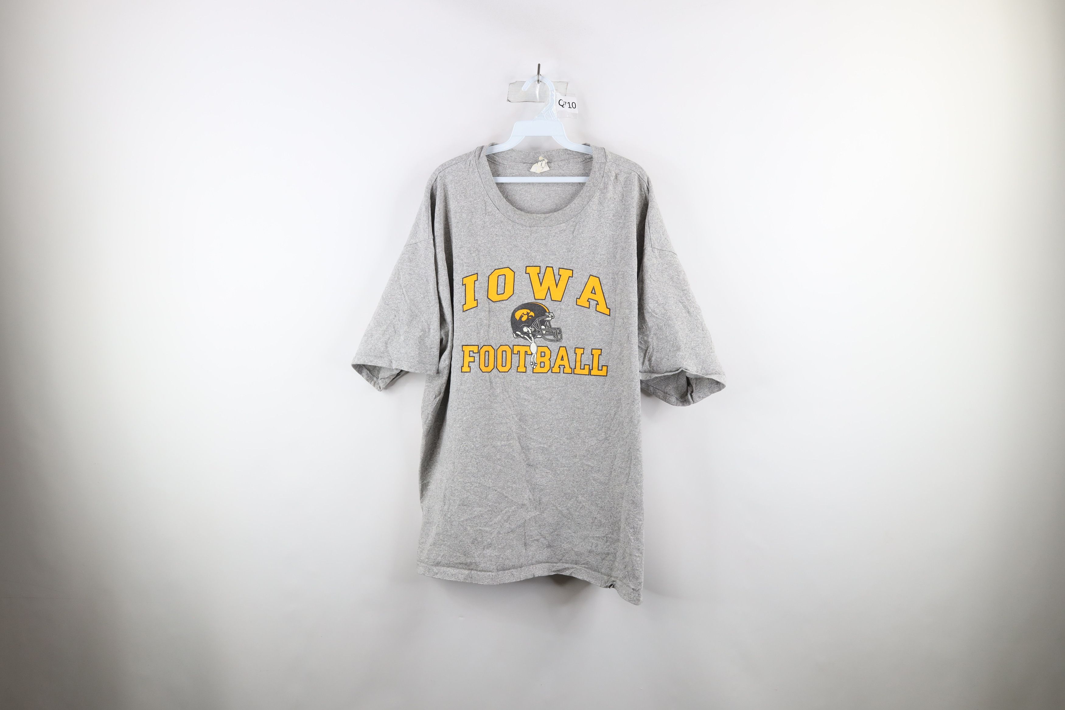 Vintage Vintage 90s Out University of Iowa Football T-Shirt Gray USA Size US XXL / EU 58 / 5 - 1 Thumbnail