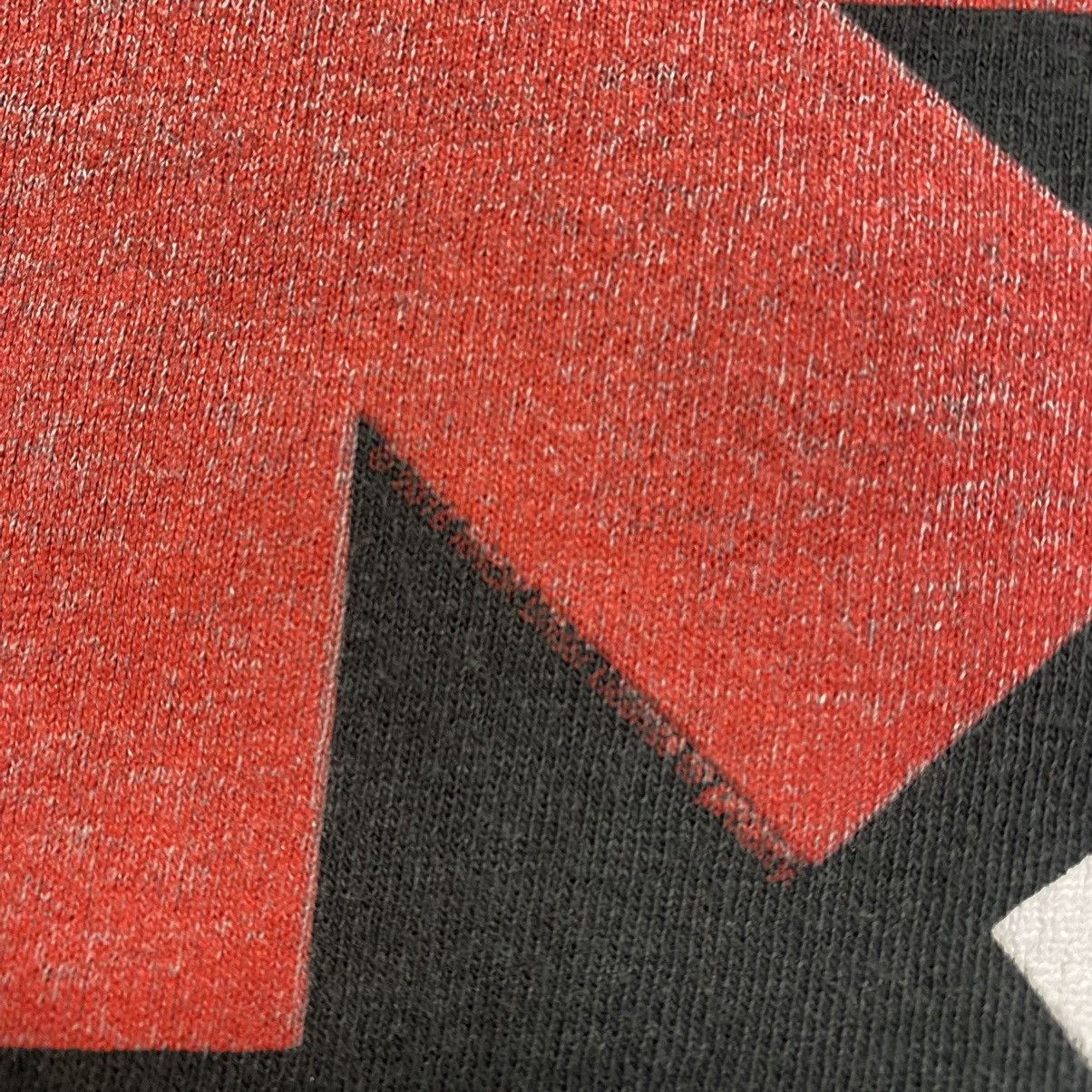 Band Tees Vintage Red Hot Chilipeppers 2016 big logo rock band tee Size US M / EU 48-50 / 2 - 4 Thumbnail