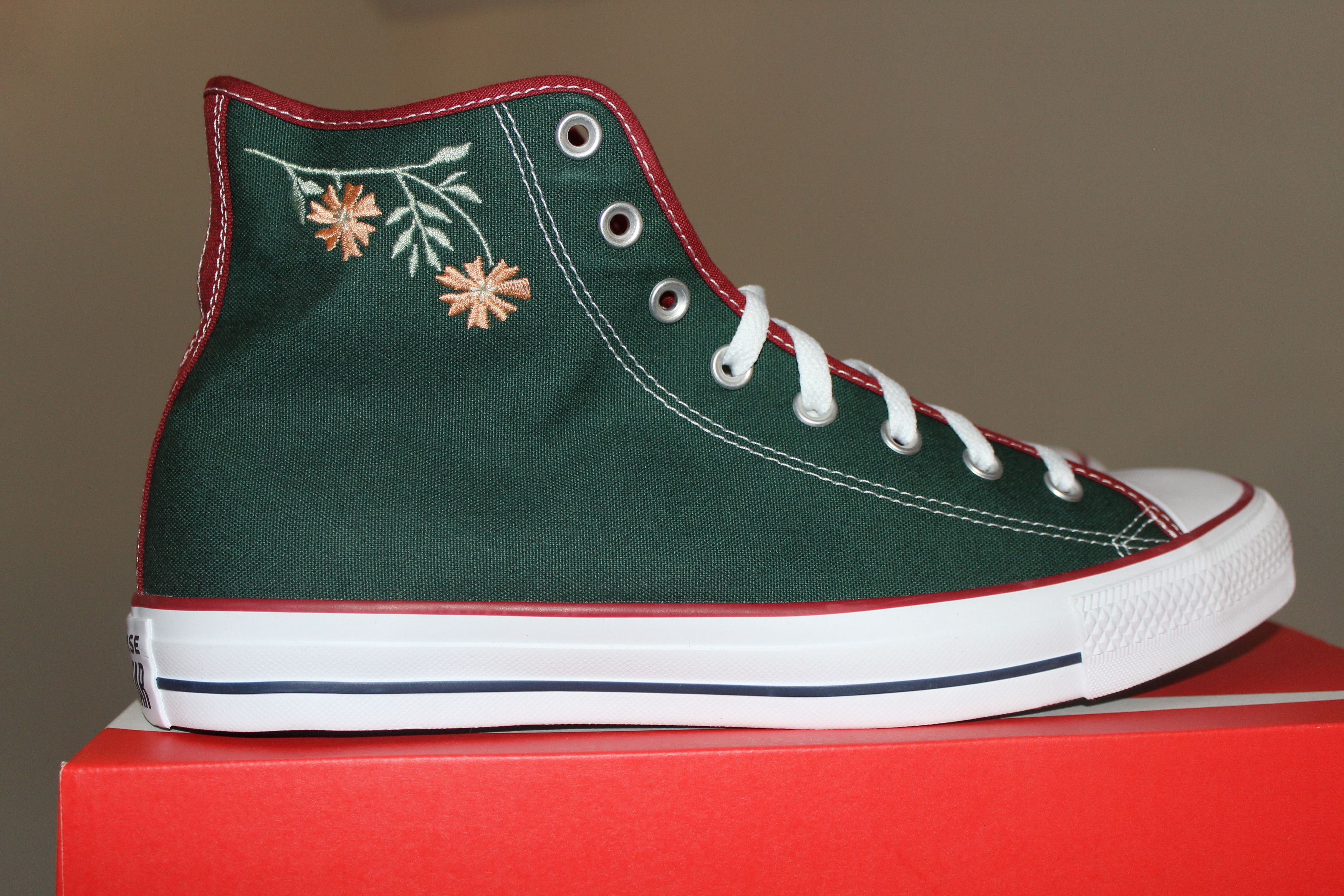 Converse Converse Chuck Taylor Green Floral Christmas Size 12 Size US 12 / EU 45 - 2 Thumbnail