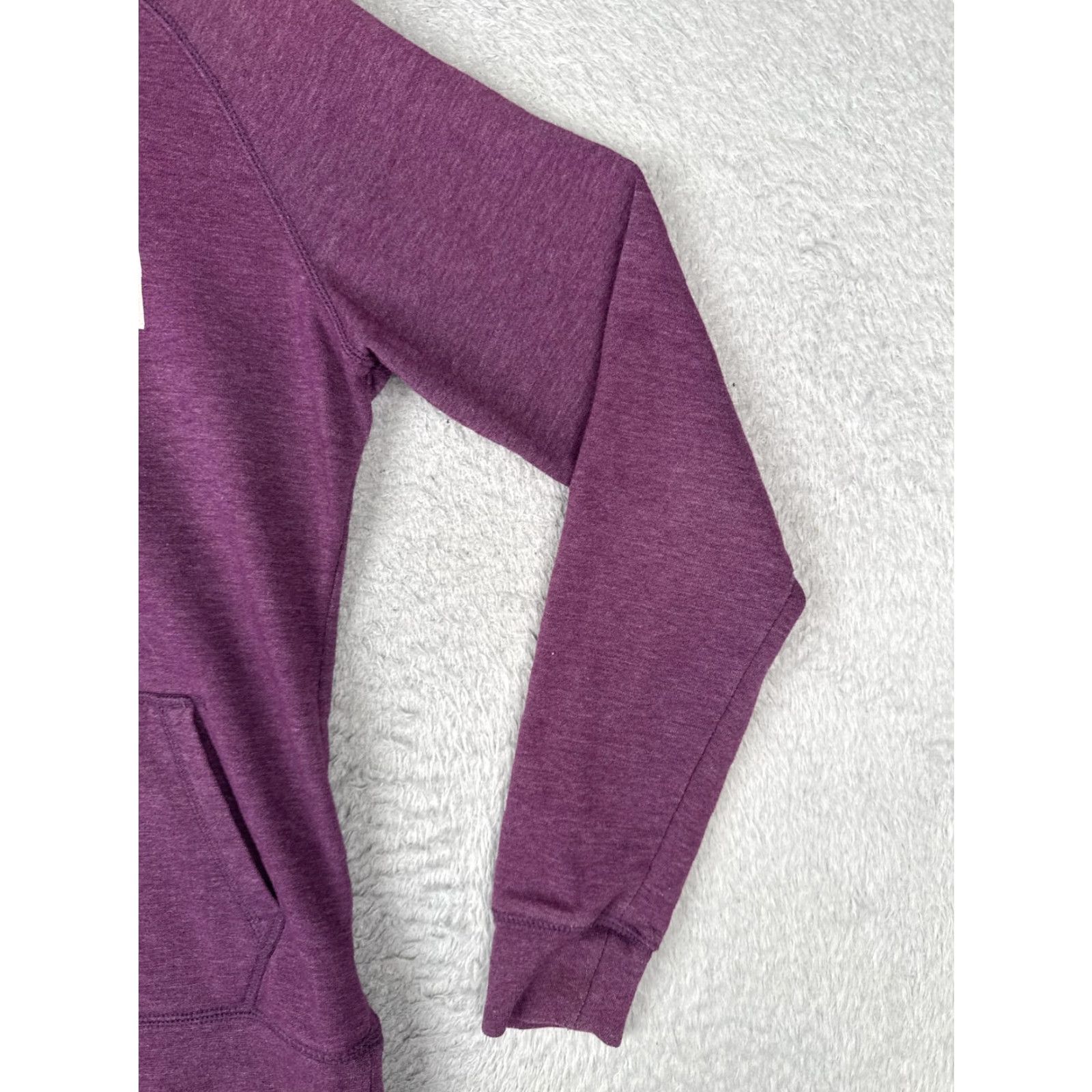 The North Face VINTAGE? (No) The North Face Hoodie Women M Purple Jersey Logo Pullover Sweatshirt Casual Activewear Long Sleeve Raglan Pocket Graphic Print Size M / US 6-8 / IT 42-44 - 2 Thumbnail