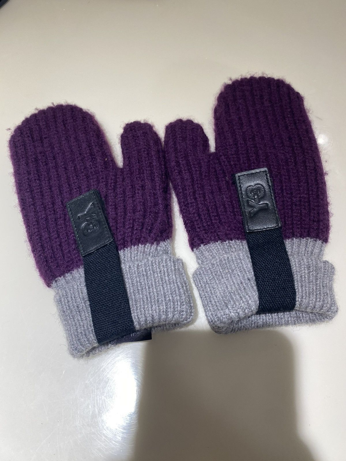 Adidas × Y-3 × Yohji Yamamoto Adidas Y-3 Woman’s Mittens Glove with strap Size ONE SIZE - 1 Thumbnail