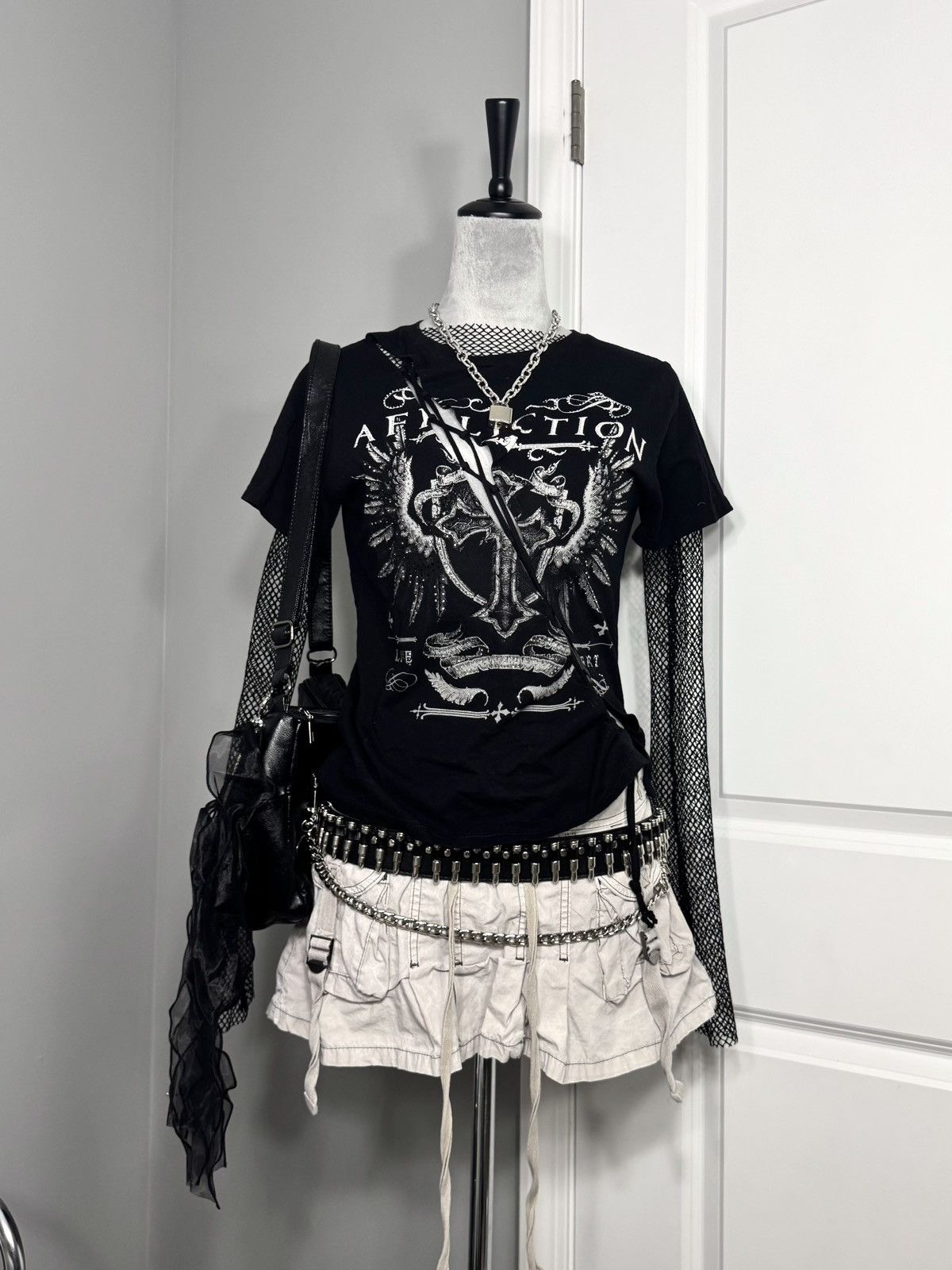 Affliction NWT Affliction Portrayal Rhinestone Cut Out Front Top Size S / US 4 / IT 40 - 7 Thumbnail