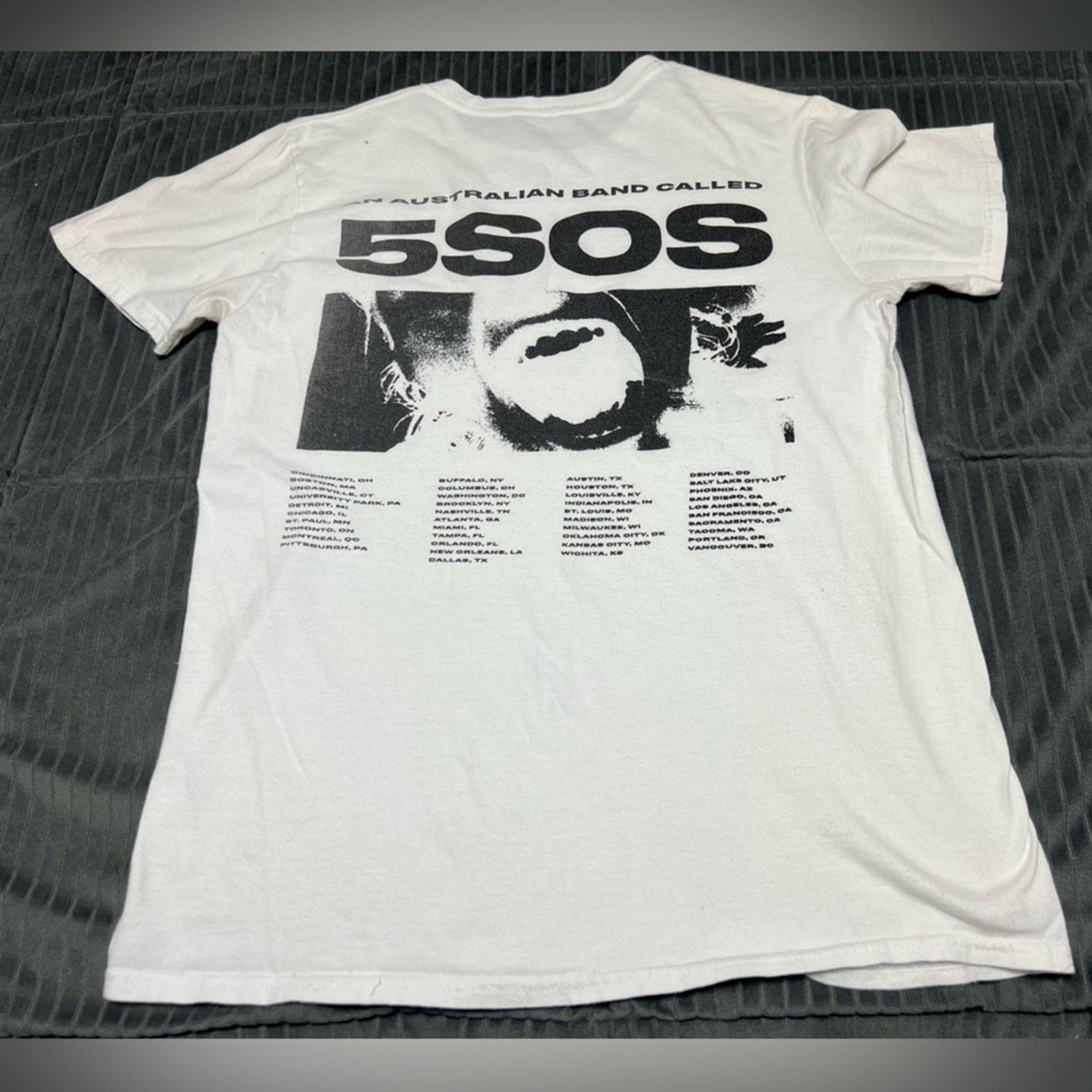 Band Tees 5 Seconds Of Summer Take My Hand World Tour Rock Band S/S Size US M / EU 48-50 / 2 - 1 Thumbnail