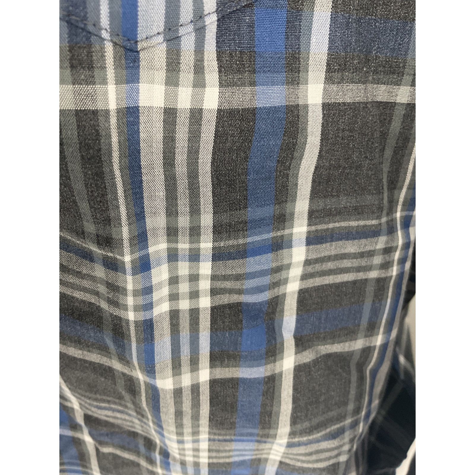 Van Heusen Van Heusen Never Tuck Long Sleeve Button up shirt Size XXXL Size US XXL / EU 58 / 5 - 4 Thumbnail