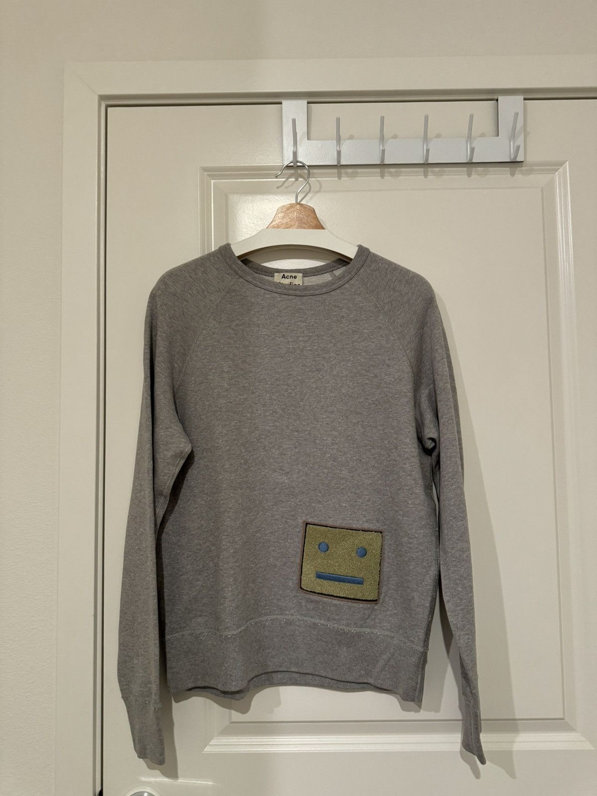 Acne Studios Acne Studio Smiley Face Patch Sweatshirt Size US S / EU 44-46 / 1 - 1 Thumbnail