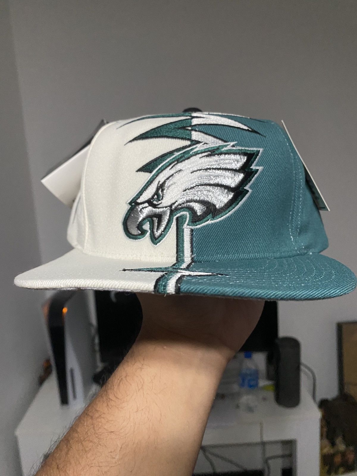 Starter NWT VTG 90s Starter Philadelphia Eagles Shockwave Hat Size ONE SIZE - 1 Thumbnail