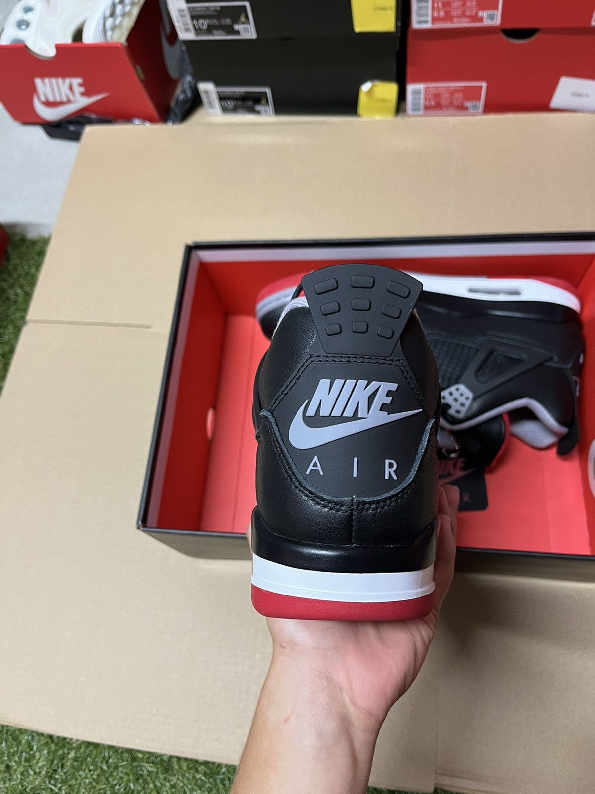 Nike Jordan 4 Retro Bred Remainged Size US 9.5 / EU 42-43 - 4 Thumbnail