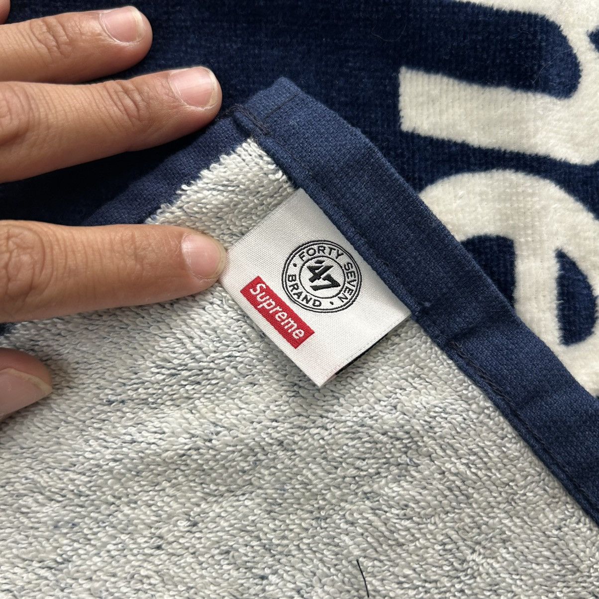 New York Yankees × Supreme Supreme x New York Yankees Towel Size ONE SIZE - 2 Thumbnail