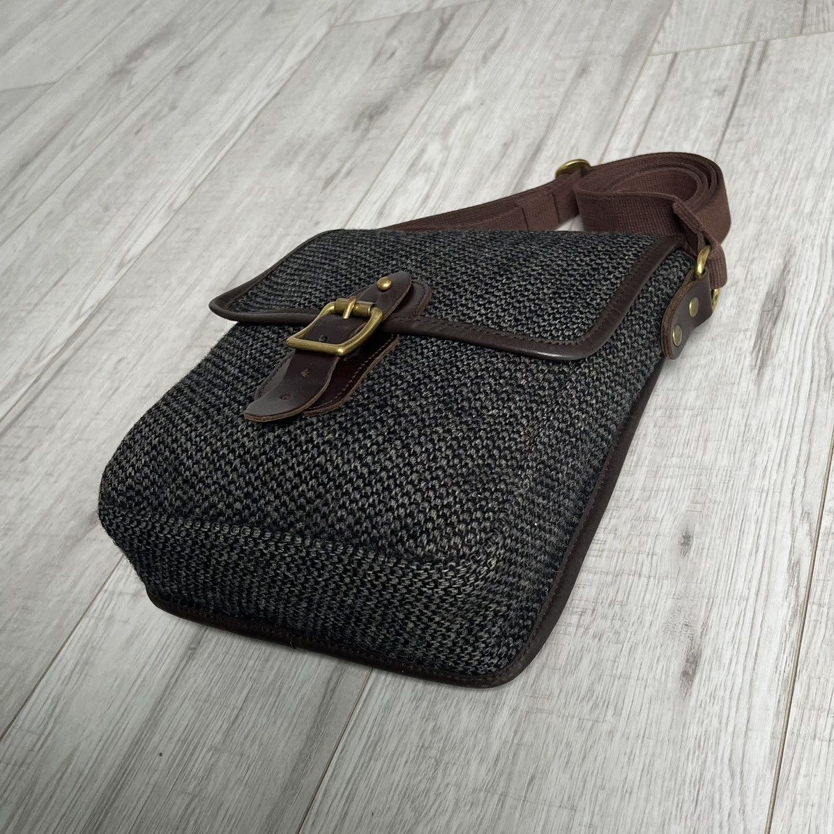 Harris Tweed Harris Tweed Luxury Vintage Bag Hand Woven Natural Materials Size ONE SIZE - 3 Thumbnail