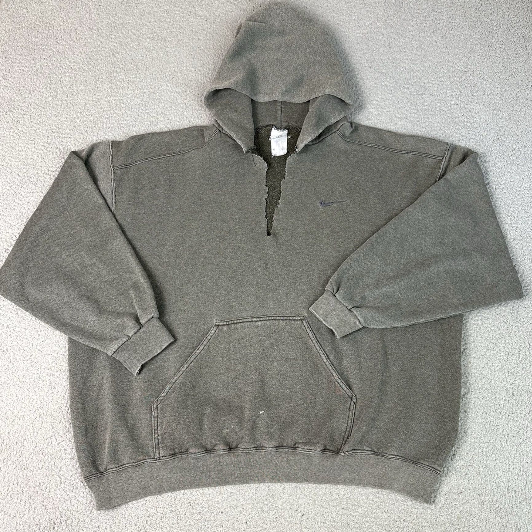 Nike VINTAGE Nike Sweatshirt Hoodie 2XL Gray Distressed 90s Essentials Sports USA Mens Size US XXL / EU 58 / 5 - 2 Thumbnail