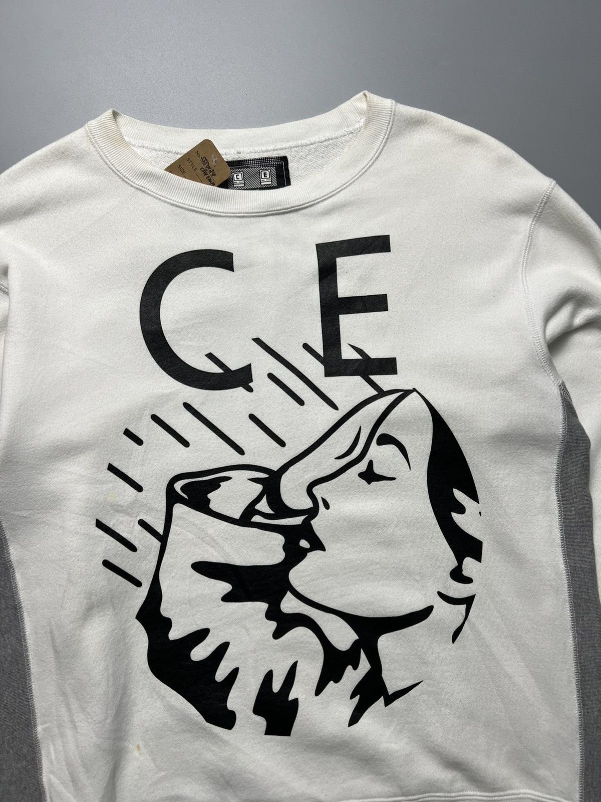 Cav Empt Cav Empt Crewneck "Embrace The Rain Art" Size US M / EU 48-50 / 2 - 2 Thumbnail