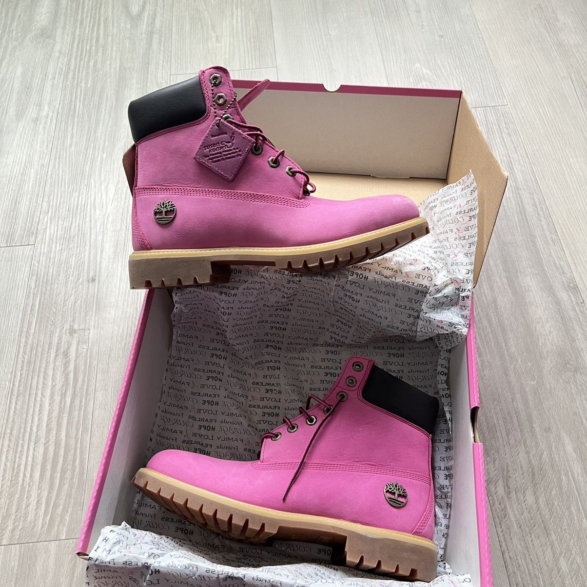 Timberland Timberland ‘Breast Cancer Awareness’ Boots Size US 10 / EU 43 - 1 Thumbnail