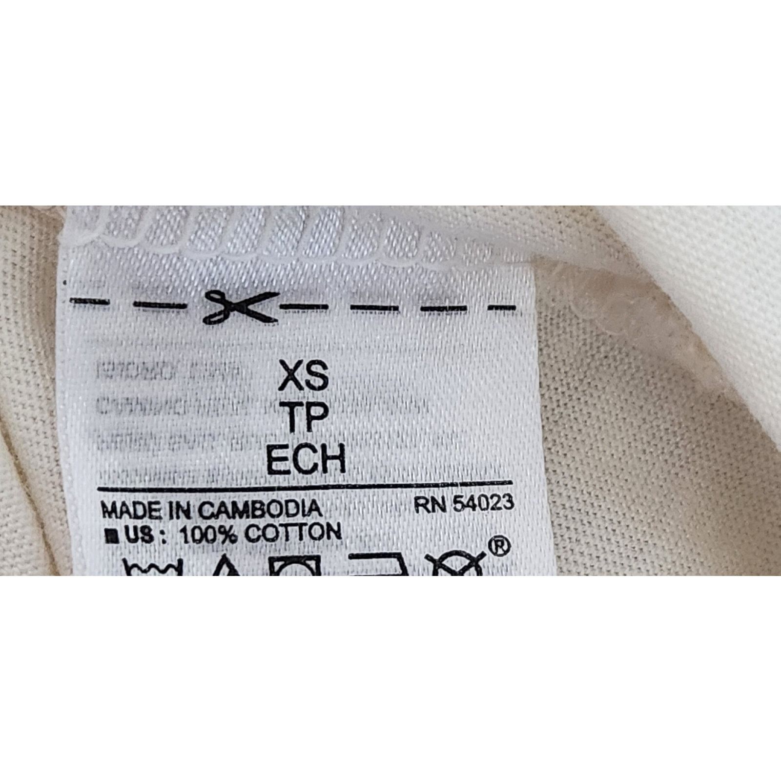 Old Navy Old Navy Cream Geo Print Relaxed T Shirt XS Lightweight Size XS / US 0-2 / IT 36-38 - 4 Thumbnail