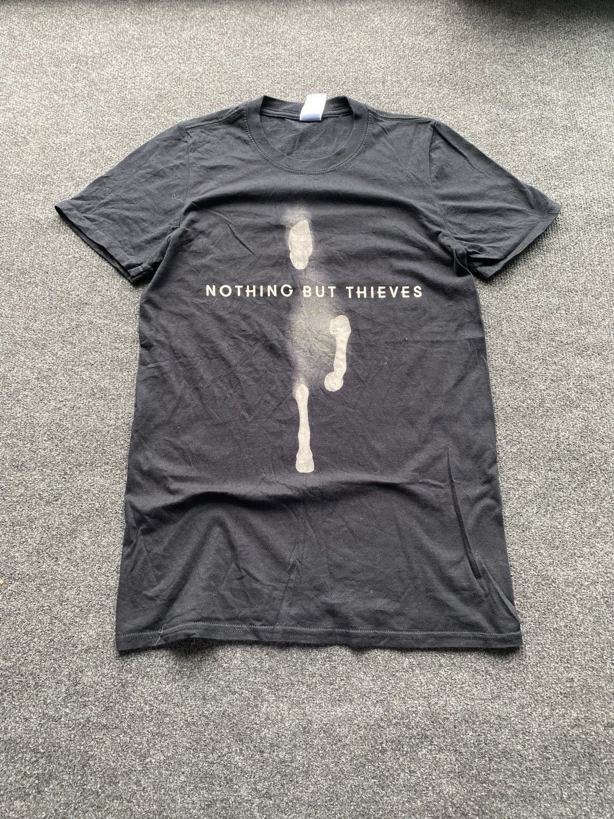 Band Tees 🔥Vntg Band Tour 2015 Nothing But Thieves Black tee s gildan Size US S / EU 44-46 / 1 - 1 Thumbnail