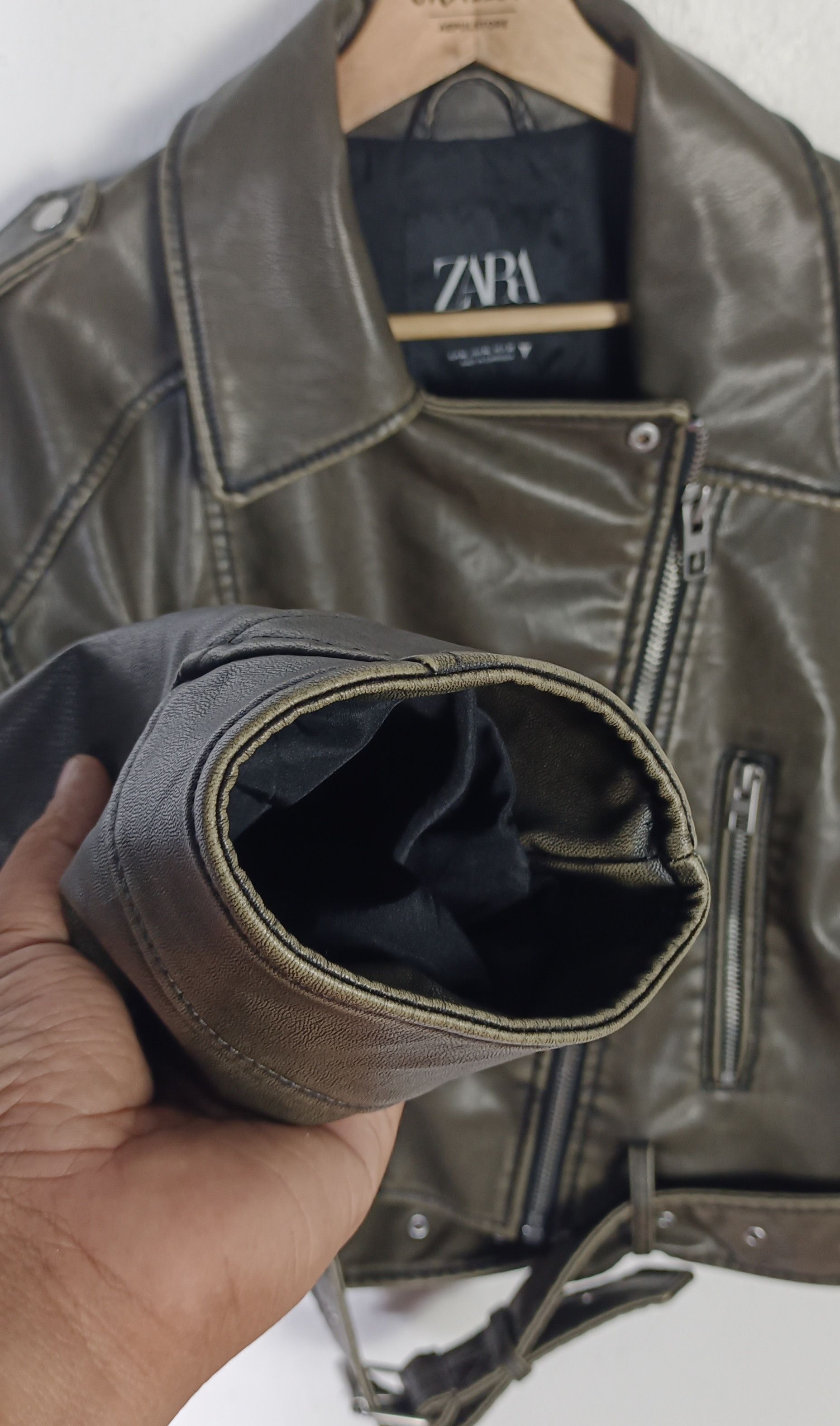 Le Grande Bleu (L.G.B.) ZARA Cropped Leather Jacket Size M / US 6-8 / IT 42-44 - 7 Thumbnail