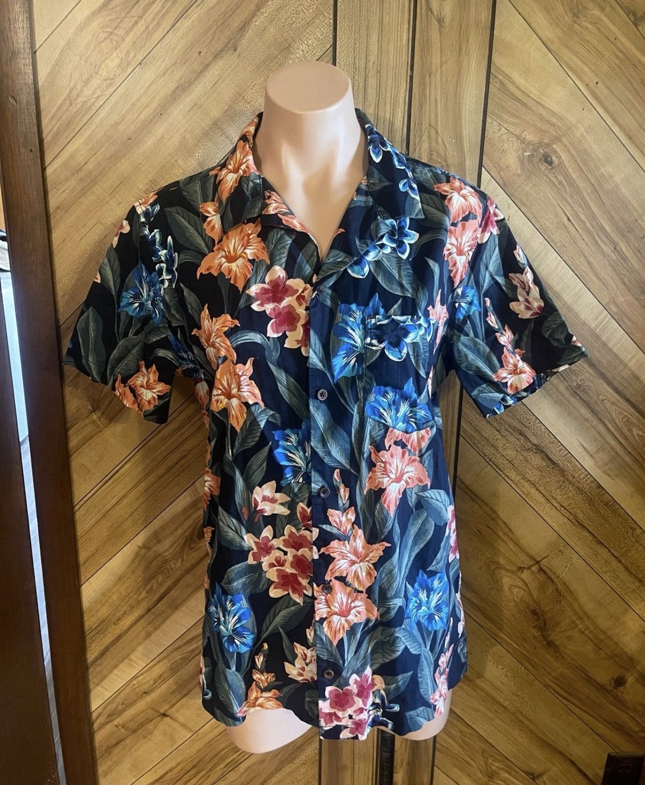 Aeropostale Aeropostale The Resort Shirt Hawaiian Print Button Shirt NWT Size US S / EU 44-46 / 1 - 2 Thumbnail
