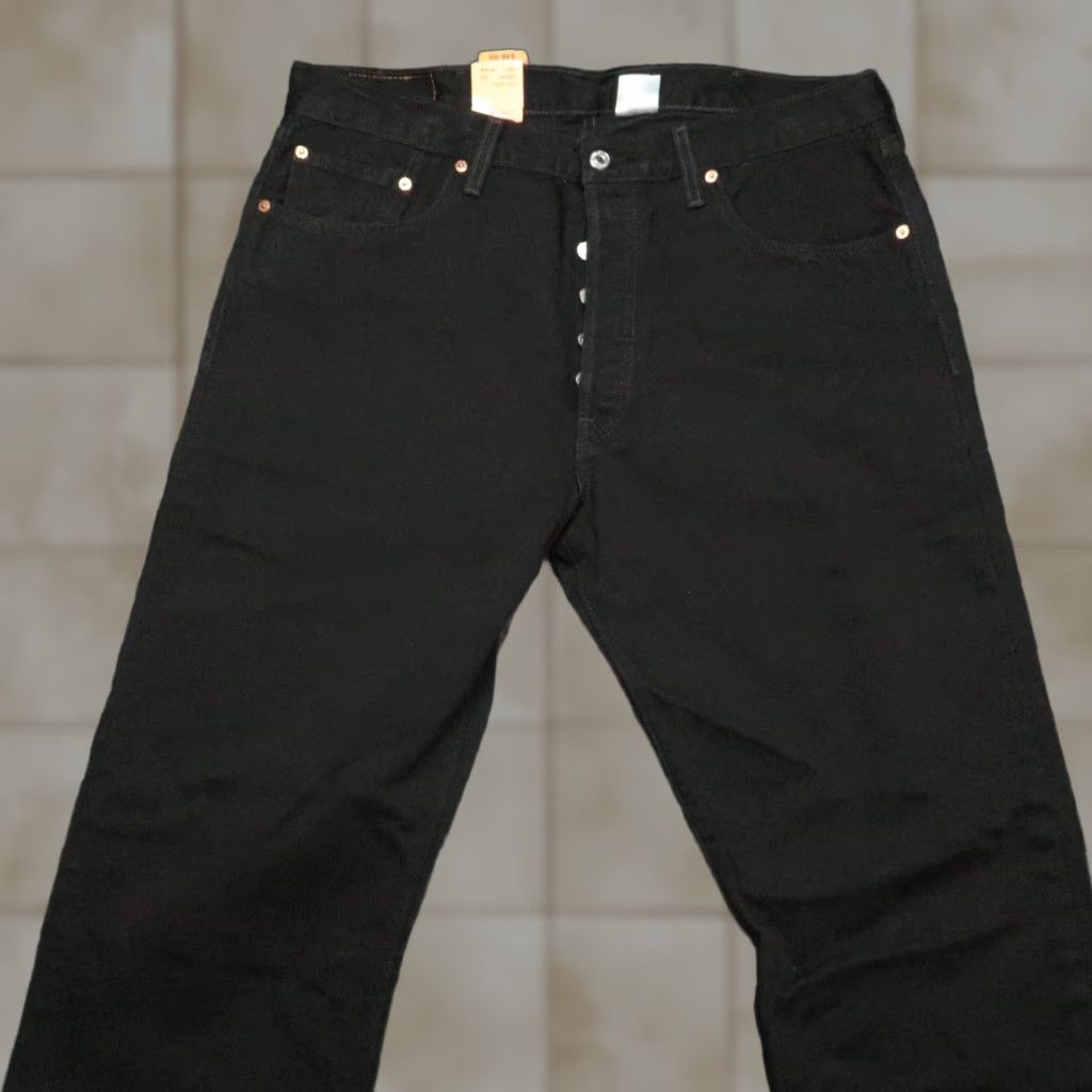 Levi's VINTAGE Levi's Jeans Mens 38x32 Black 501 Preshrunk Button Fly 5 Pocket Y2K NWT Size US 38 / EU 54 - 1 Thumbnail