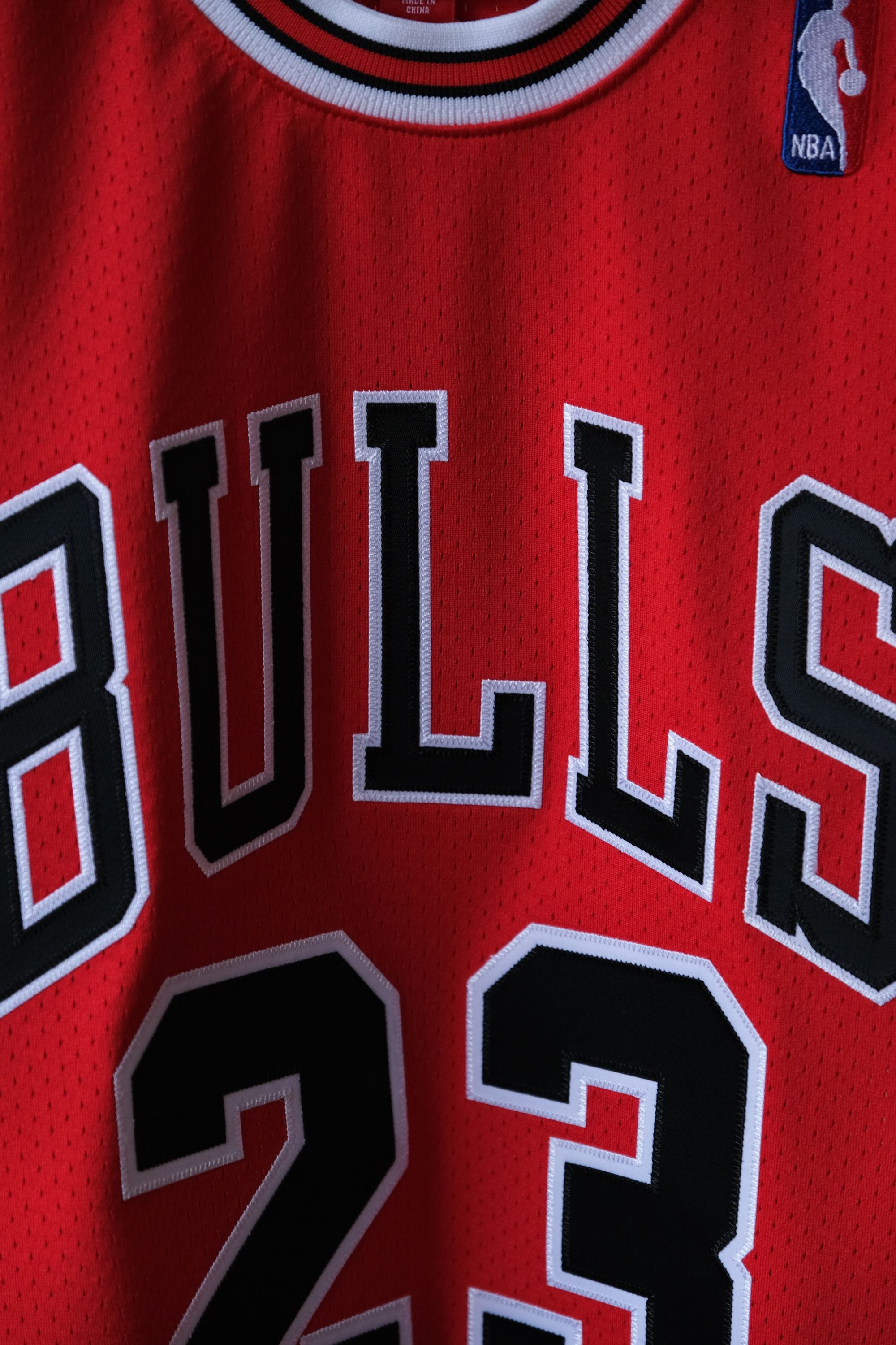 Mitchell & Ness Mitchell & Ness Reissue 1997-98 Chicago Bulls Jordan Jersey Size US XL / EU 56 / 4 - 3 Thumbnail