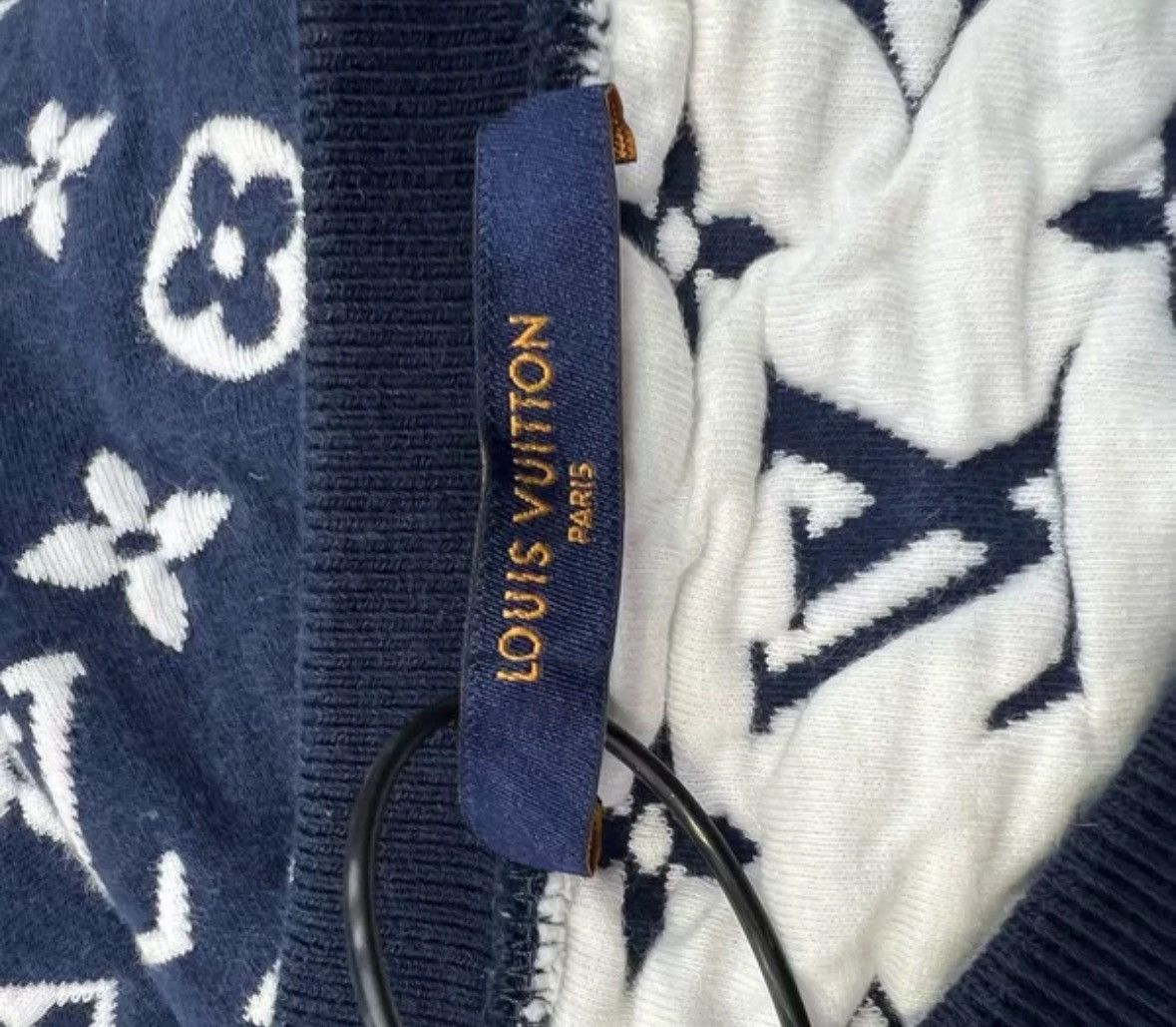 Louis Vuitton LOUIS VUITTON LV vintage printed embossed logo hoodie Size US M / EU 48-50 / 2 - 4 Thumbnail