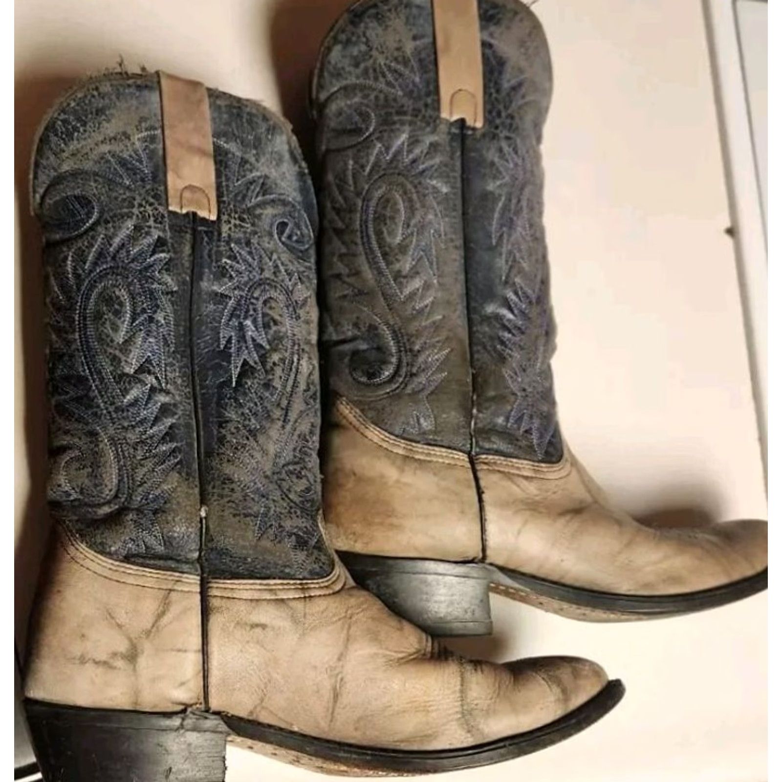 Durango VINTAGE Durango Leather Western Cowboy Boots Men 10 D USA Gray Pointed Toe Retro Southwestern 89474 Size US 10 / EU 43 - 6 Thumbnail
