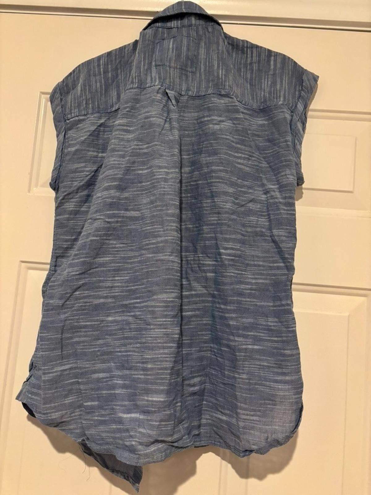 Abercrombie & Fitch Womens sz M Aerocrombie and Fitch sleeveless blue shirt #378 Size M / US 6-8 / IT 42-44 - 2 Thumbnail