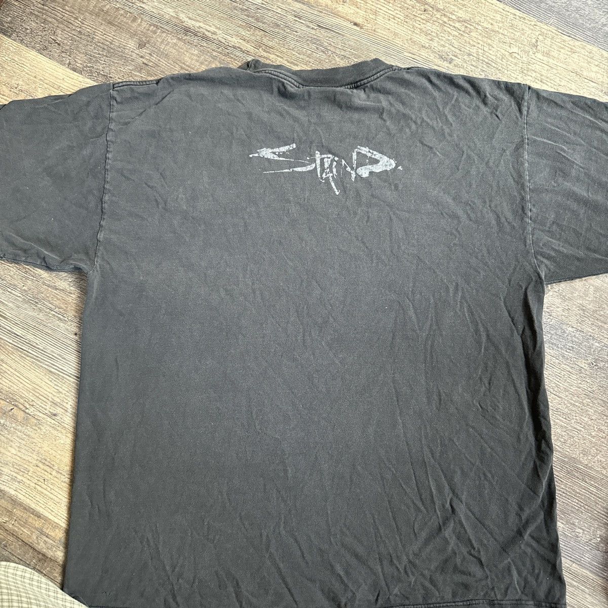Vintage Vintage STAIND baby head band tee Size US L / EU 52-54 / 3 - 3 Thumbnail