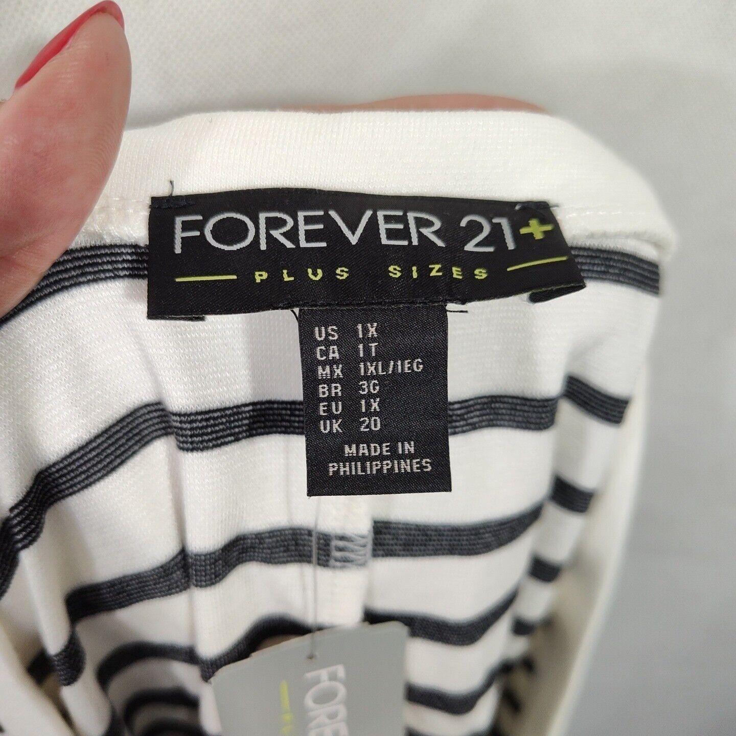 Forever 21 Forever 21 Crop Knit Top Crew Neck Size 1X Black Striped Size XL / US 12-14 / IT 48-50 - 4 Thumbnail