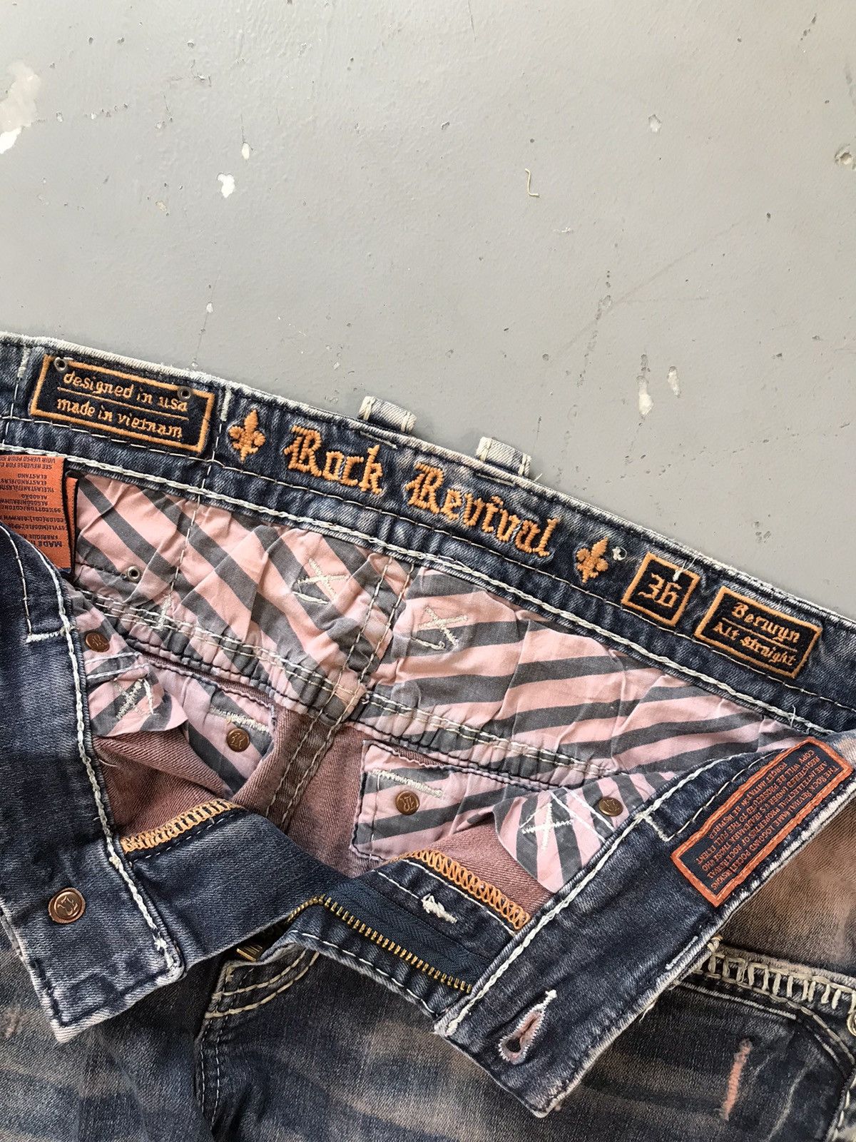 Rock Revival Vintage rock revival bleached distressed denim Size US 36 / EU 52 - 6 Thumbnail