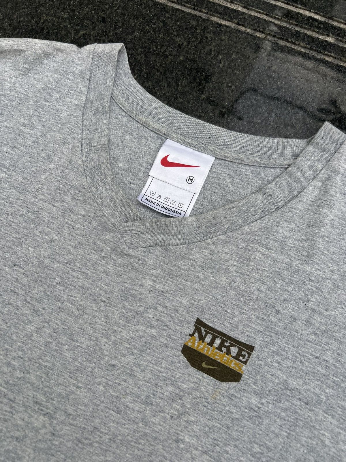 Nike 90s Nike Athletic Vintage Y2K Oversized Retro Tee T-Shirt Size US M / EU 48-50 / 2 - 5 Thumbnail