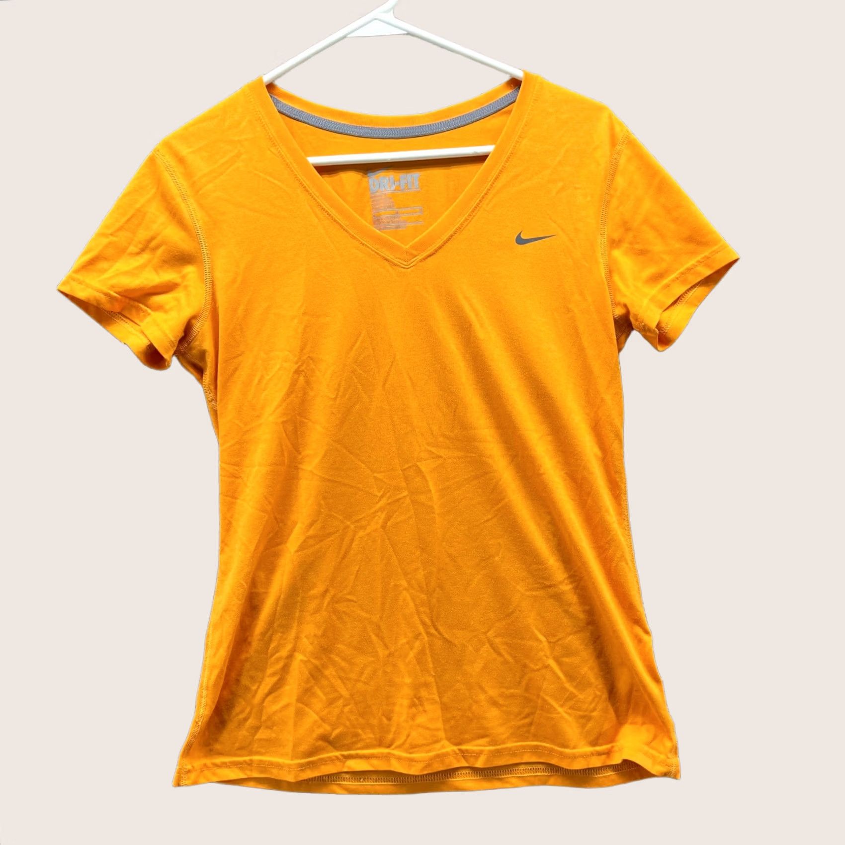 Nike Nike Shirt Womens Medium Orange Dri-Fit V-Neck Athletic Tee Swoosh Athletic Size M / US 6-8 / IT 42-44 - 1 Thumbnail