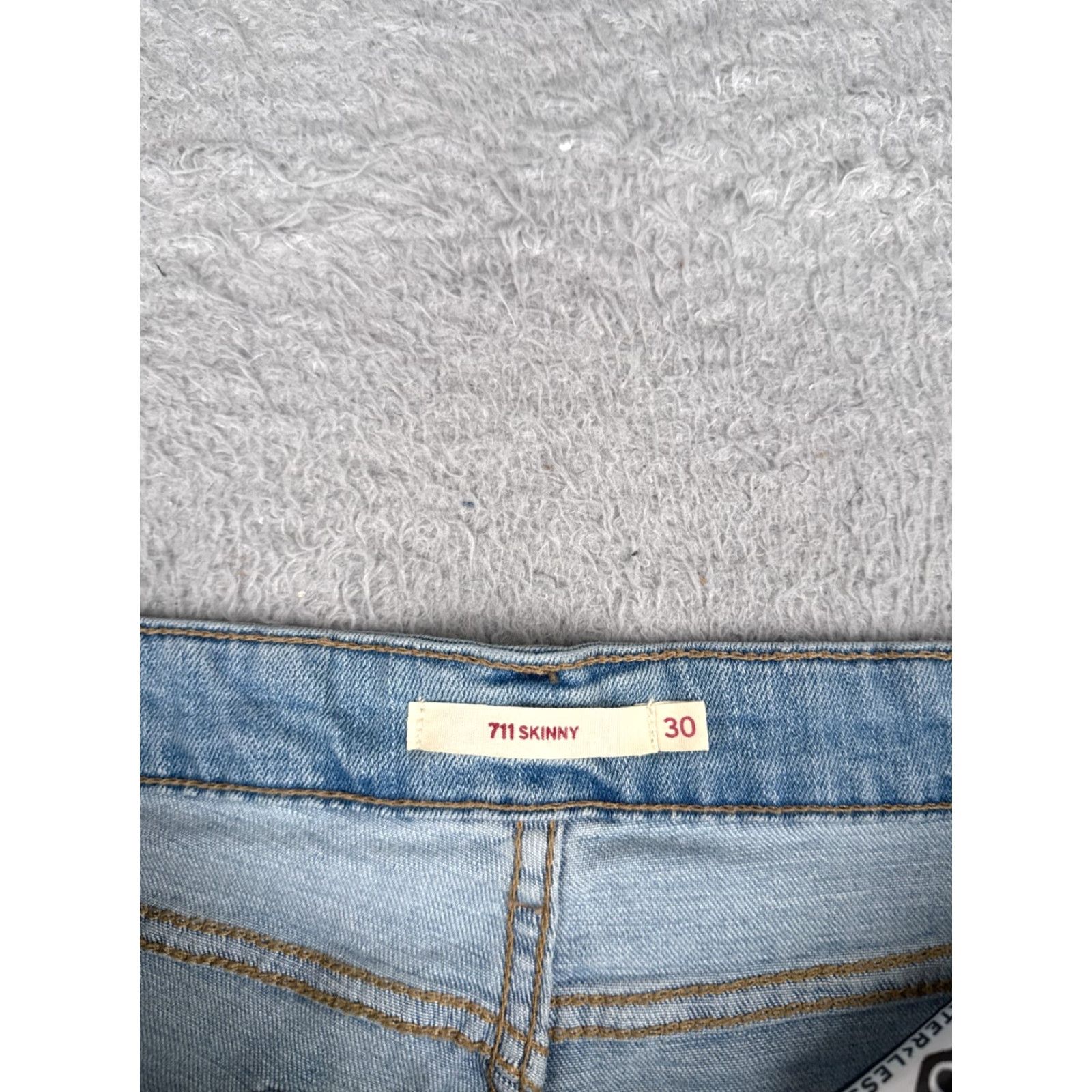 Levi's Levi's Shorts Women Blue Denim Cutoff 711 Skinny Cotton Blend Light 30x7 Size 30" / US 8 / IT 44 - 7 Thumbnail