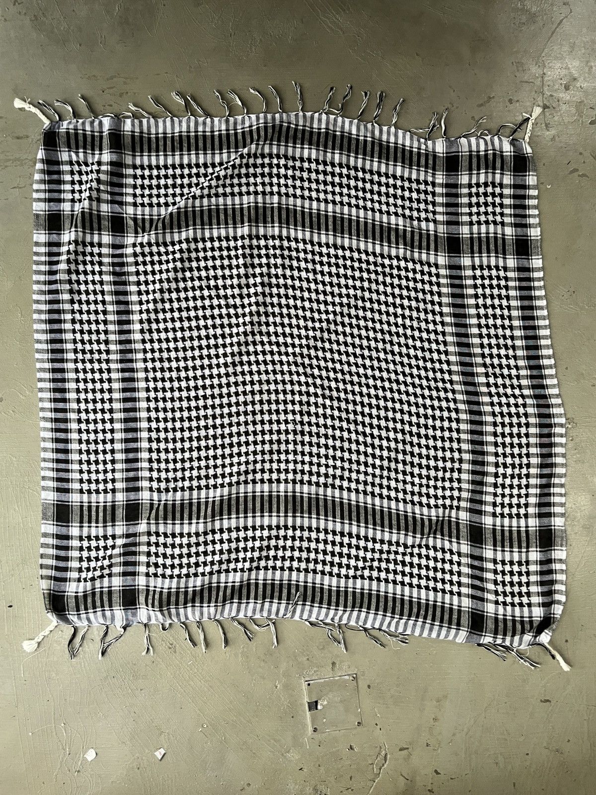 KMRii Japan Keffiyeh Inspired by Raf Simons Riot Keffiyeh Scarf Size ONE SIZE - 4 Thumbnail