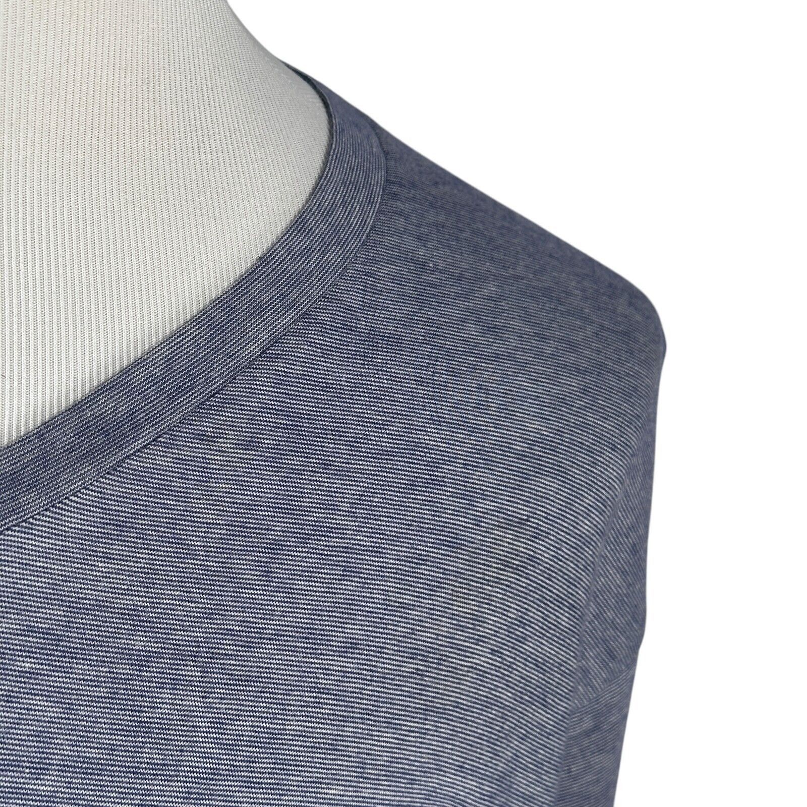 Maceoo Maceoo T-Shirt Mens 2XL XXL 6 Wavy Blue Long Sleeve V-Neck Size US XXL / EU 58 / 5 - 2 Thumbnail