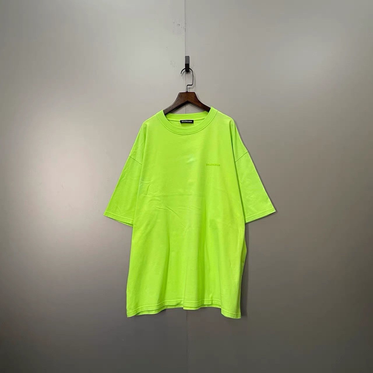 Balenciaga Balenciaga Green Embroidered Logo Short Sleeve K28 Size US XS / EU 42 / 0 - 2 Thumbnail