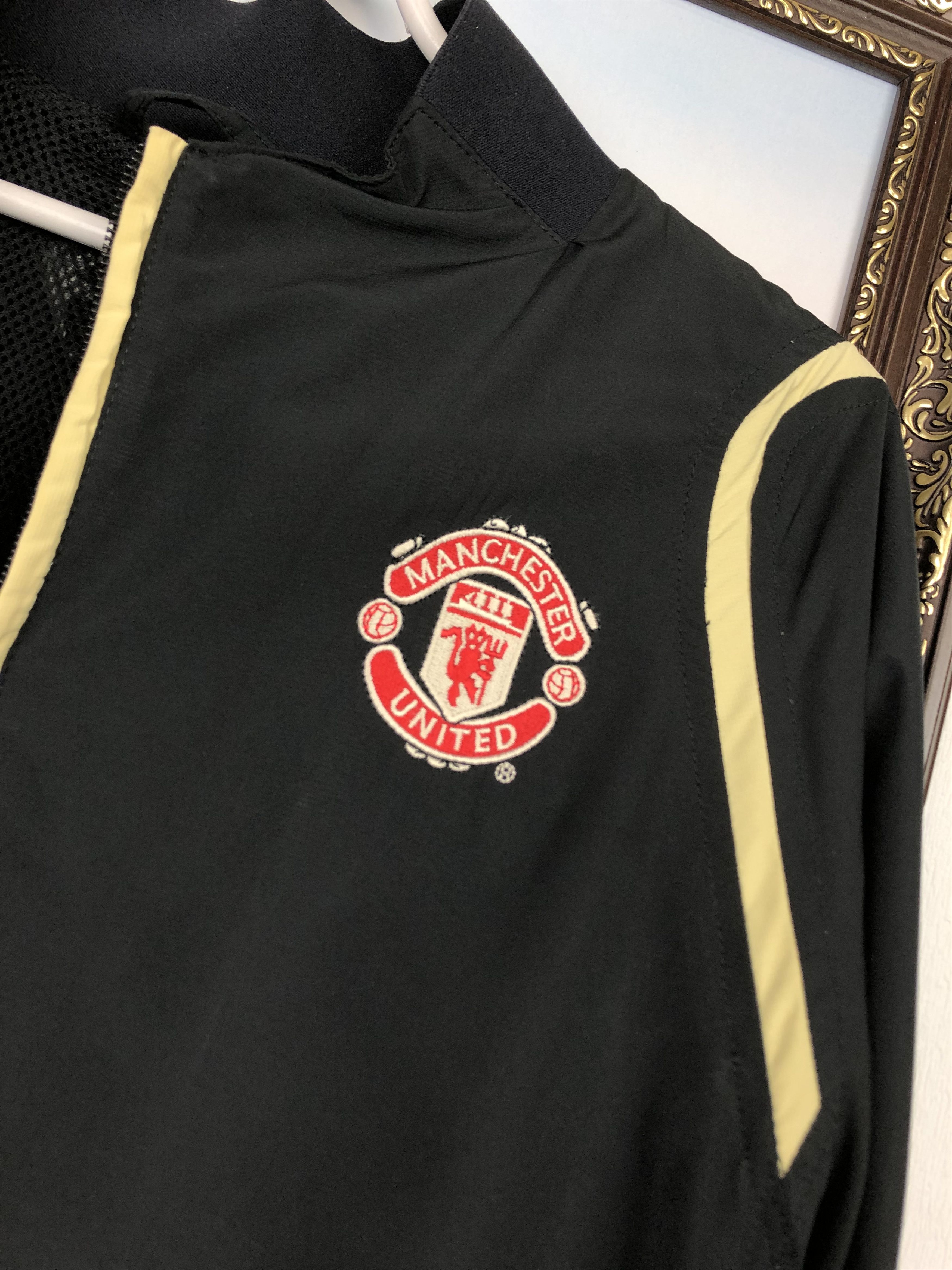 Nike Vintage Nike Manchester United Football Jacket Soccer Size US M / EU 48-50 / 2 - 3 Thumbnail
