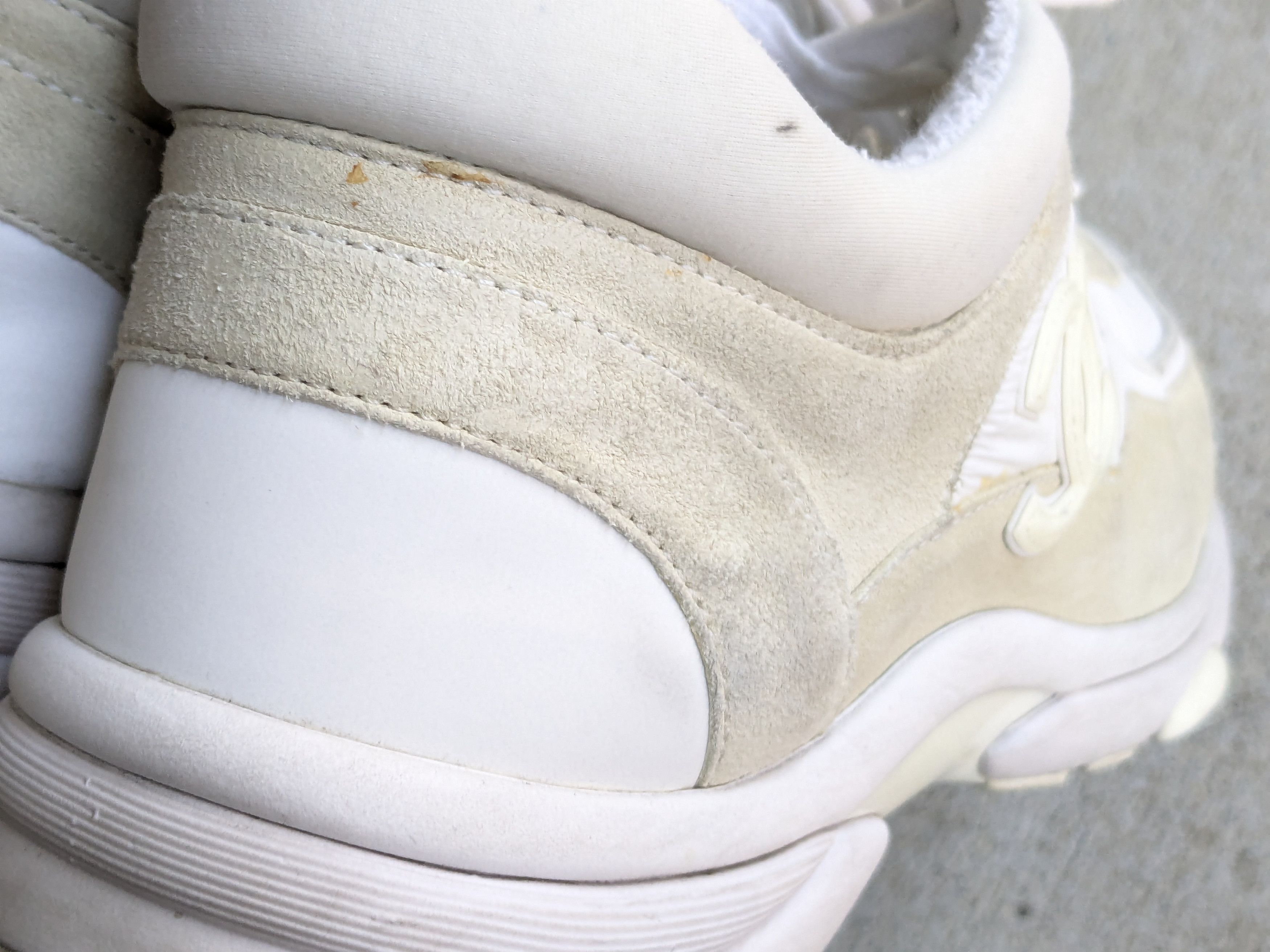 Chanel Chanel CC Logo Runners Sneakers White Cream 9 42 Suede Size US 9 / EU 42 - 14 Thumbnail
