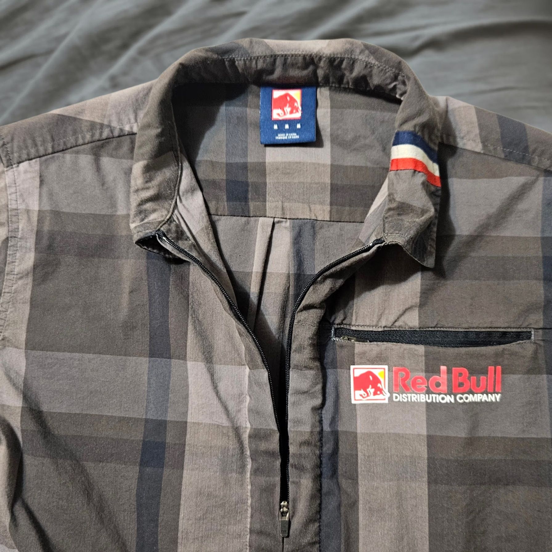 Vintage Red Bull Shirt Medium Men Black Plaid Short Sleeve Zip Up Workwear Shirt Size US M / EU 48-50 / 2 - 1 Thumbnail