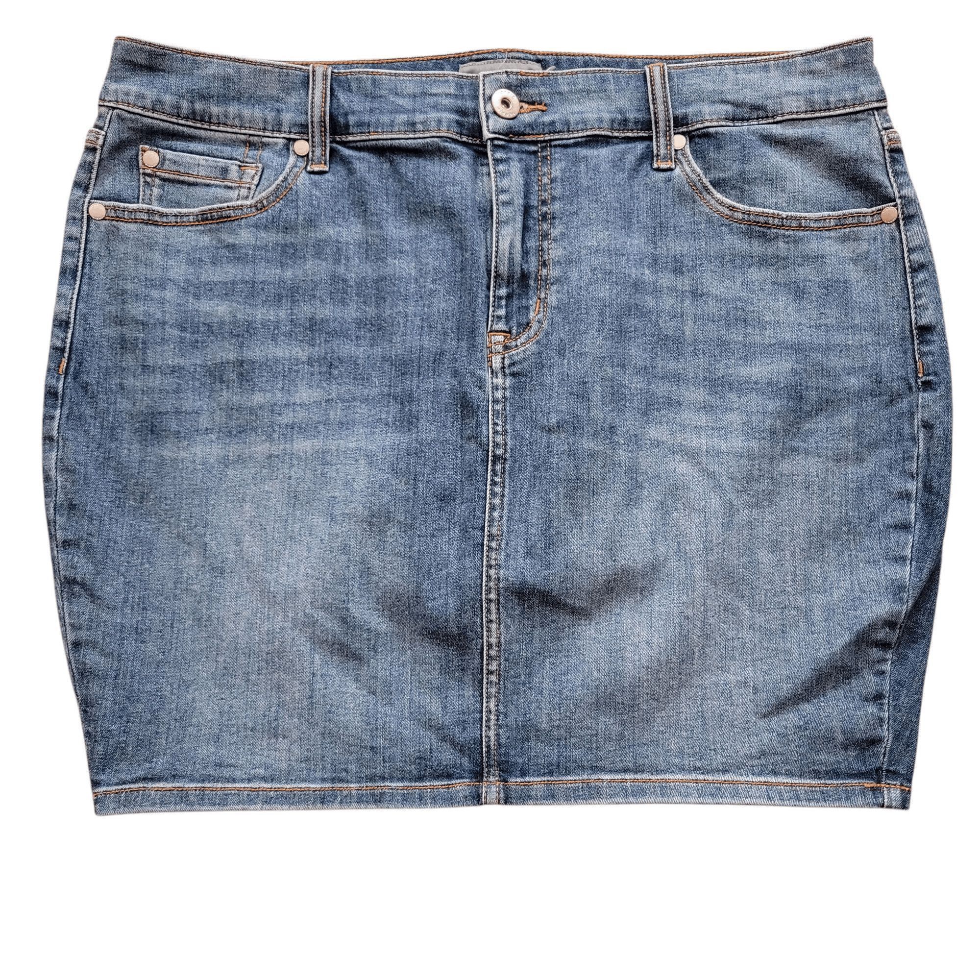 Torrid Torrid Mini Denim Straight Skirt Medium Wash Size 16 Women's Size 38" / US 16 / IT 52 - 1 Thumbnail