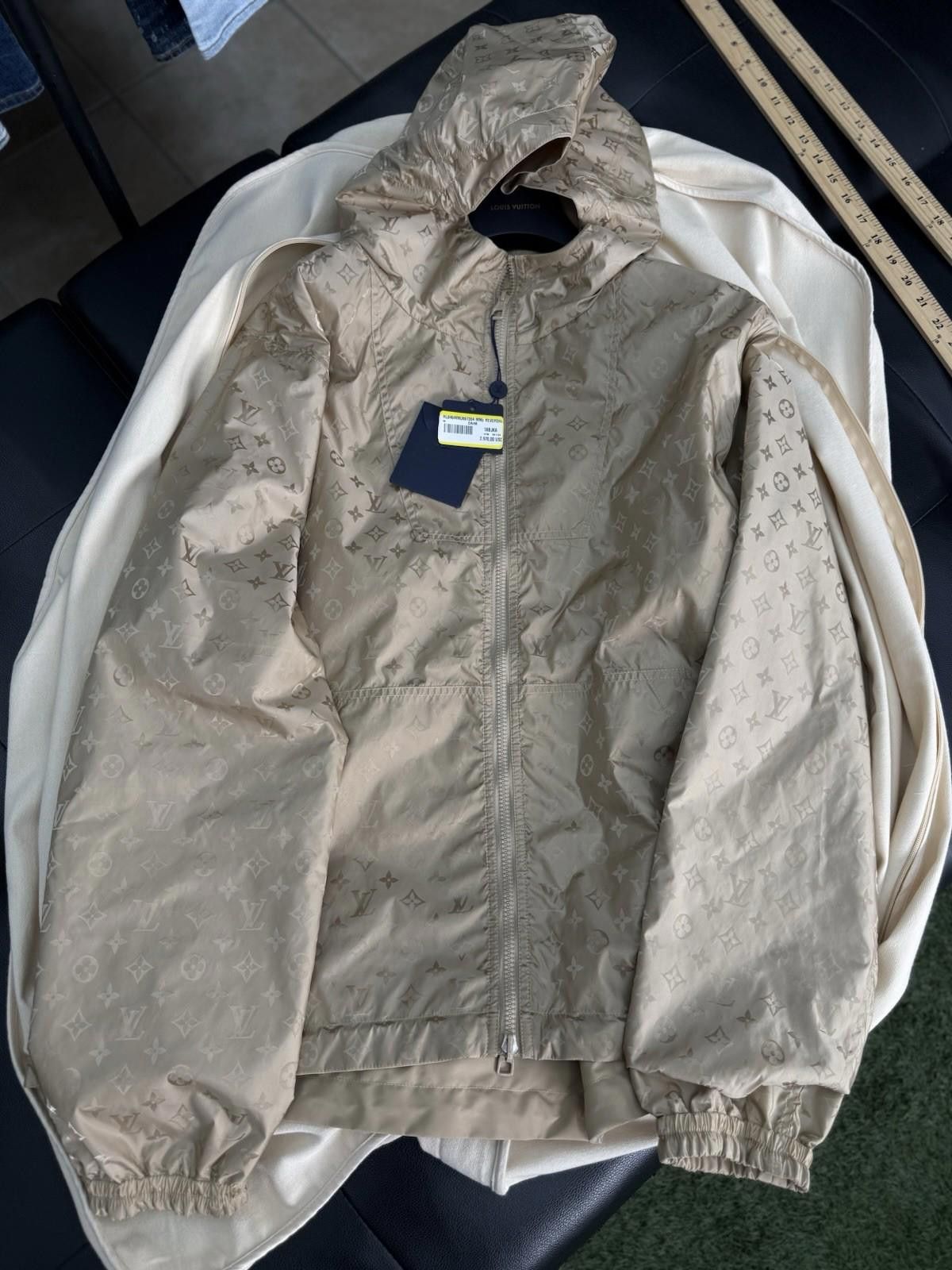 Louis Vuitton Louis Vuitton Gold Monogram Reversible Windbreaker $3000 NEW Size US L / EU 52-54 / 3 - 1 Thumbnail
