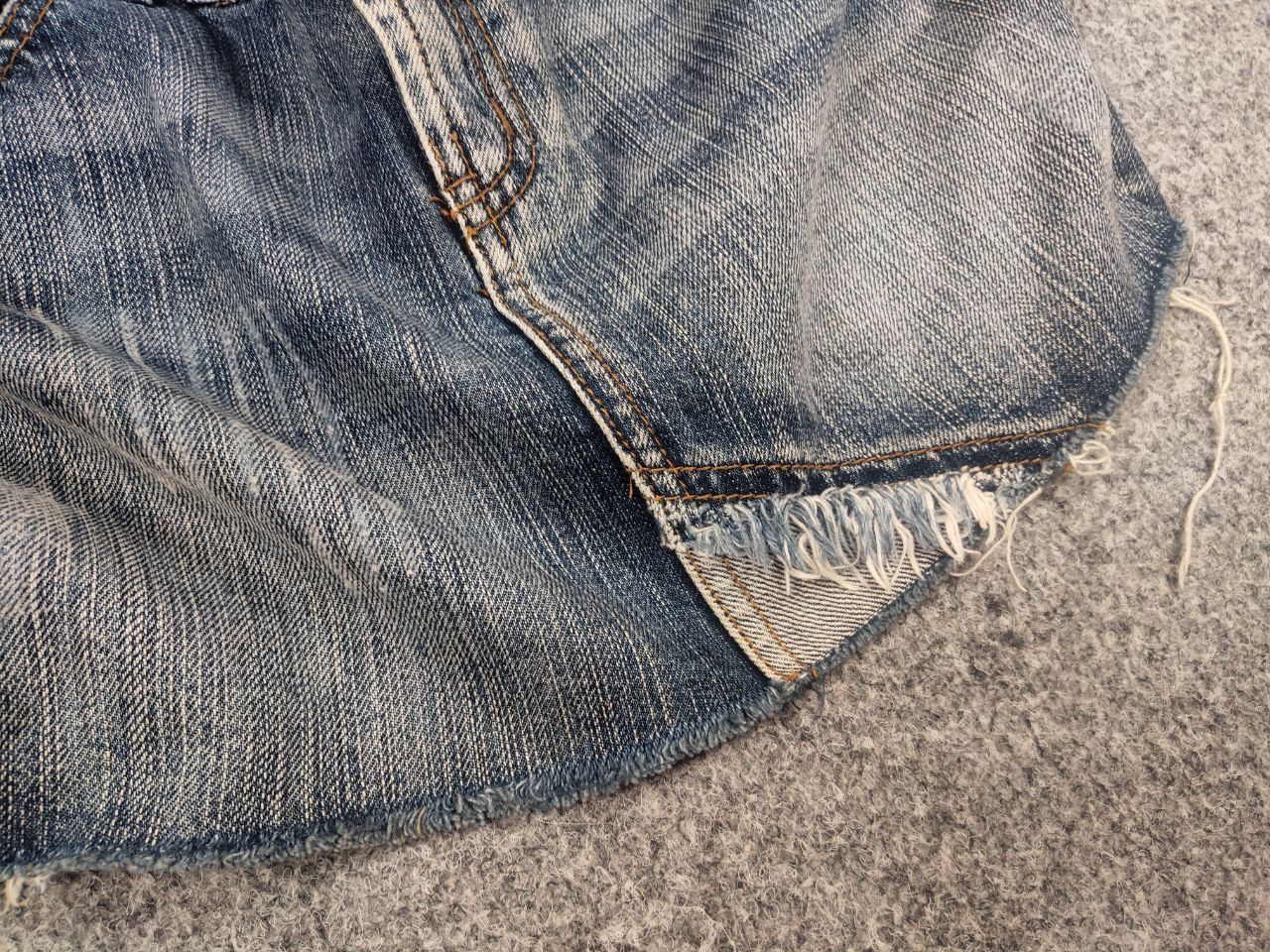 Le Grande Bleu (L.G.B.) le grande bleu (l.g.b.) Style Mini Skirt Vintage denim Y2K Size 28" / US 6 / IT 42 - 6 Thumbnail