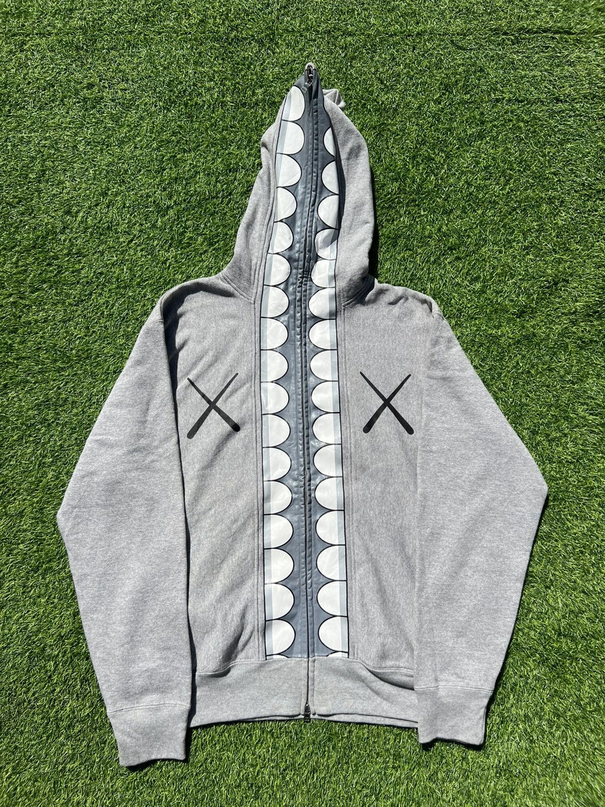 Bape × Kaws ARCHIVAL BAPE x KAWS "Chomper" Full-Zip Hoodie (Grey) Size US L / EU 52-54 / 3 - 1 Thumbnail