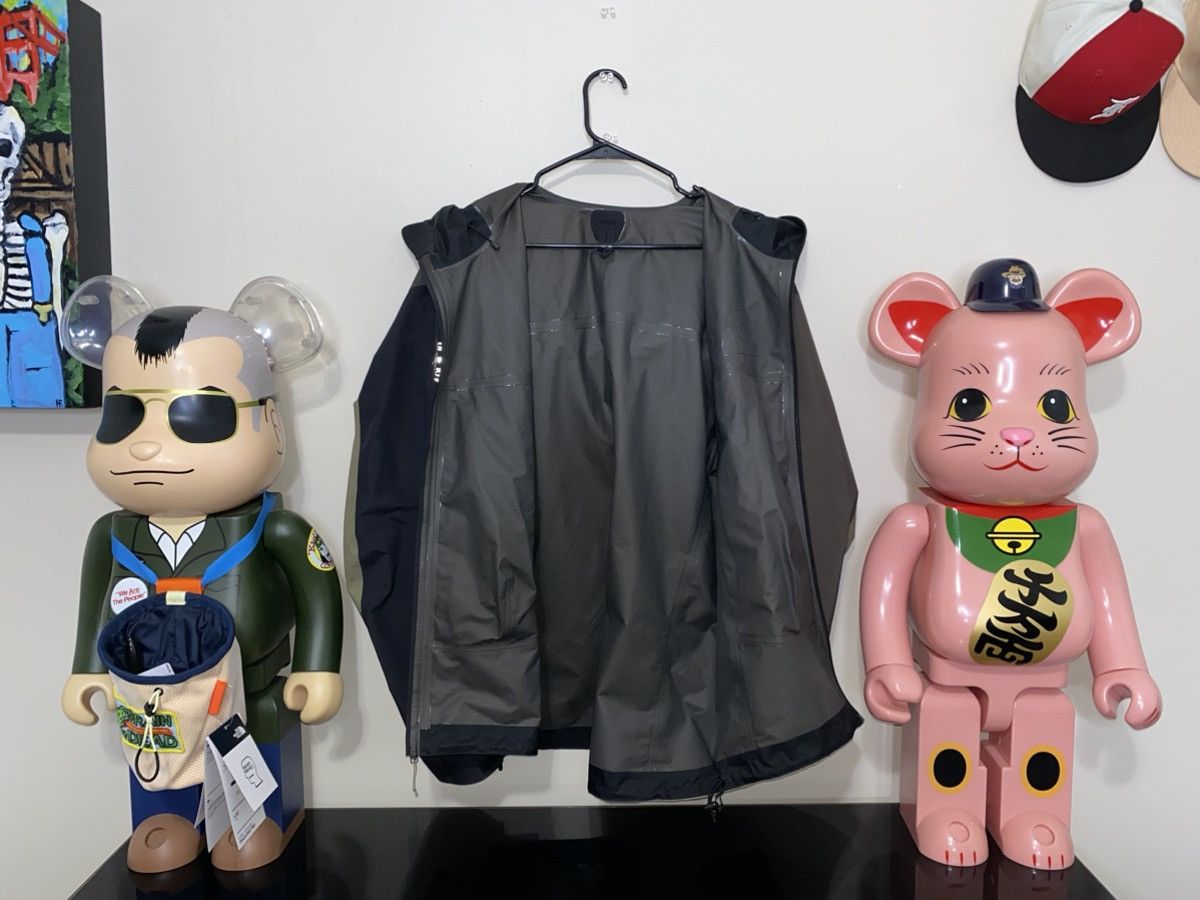 Arc'teryx × Goretex Arcteryx x Livestock Canada Color-blocked Beta LT Jacket Size US L / EU 52-54 / 3 - 2 Thumbnail
