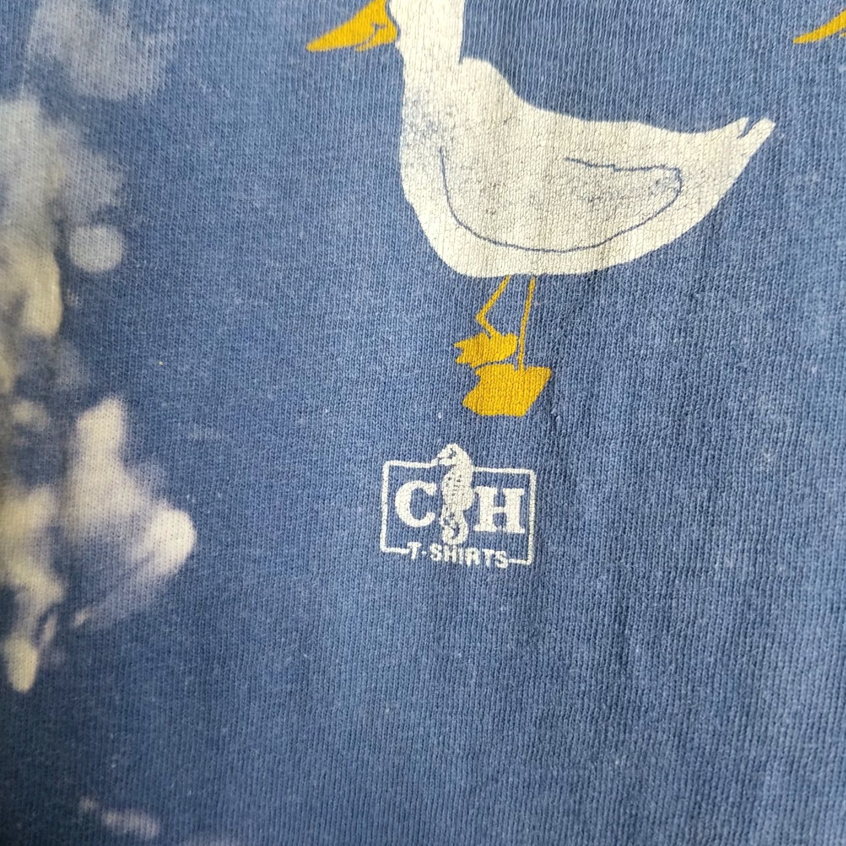 Vintage VINTAGE Unbranded L California Duck Family Single Stitch Distressed T-Shirt Men’s Blue 100% Cotton Graphic Tee 80s Beach Boyss Mens Size US L / EU 52-54 / 3 - 6 Thumbnail