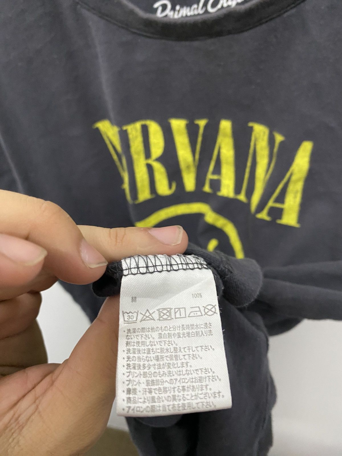 Band Tees Vintage Nirvana Smiles 2017 Size US M / EU 48-50 / 2 - 6 Thumbnail