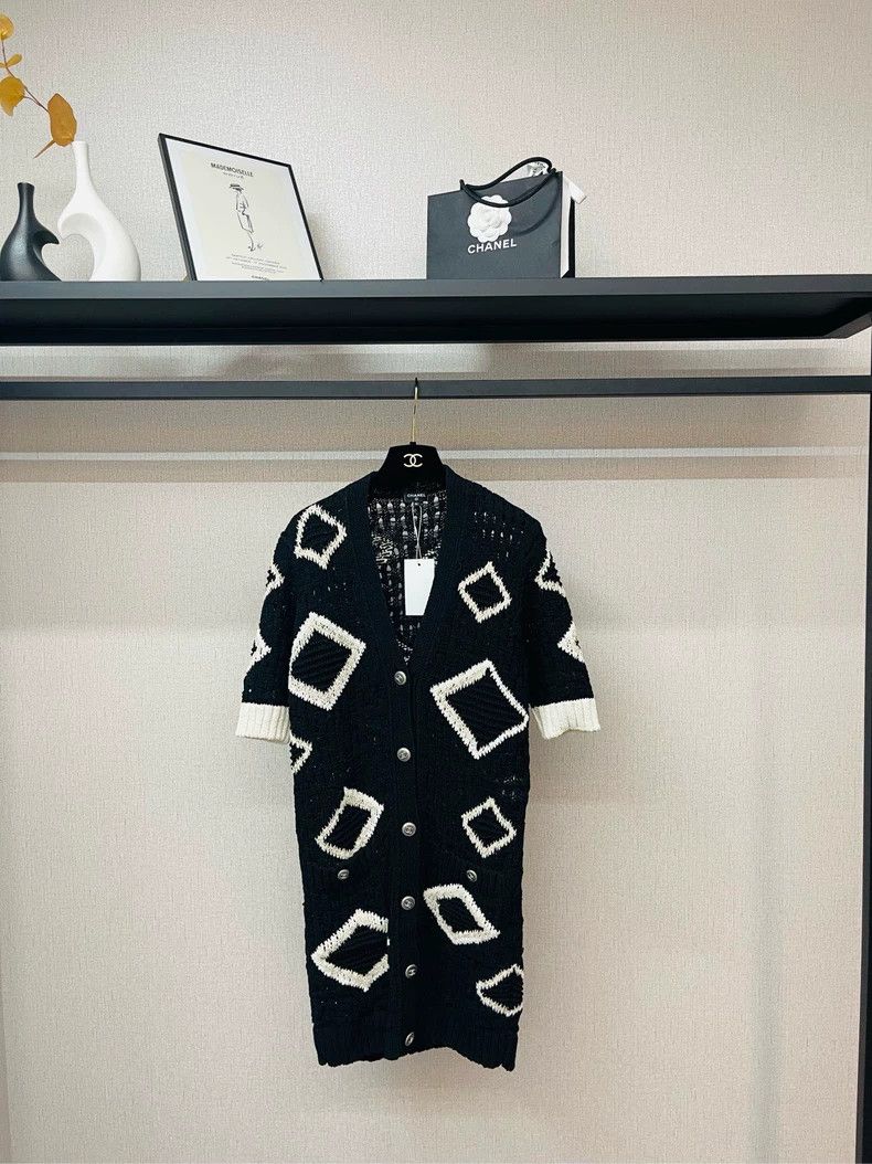 Chanel Chanel Black geometric pattern medium and long short-sleeve Size XS / US 0-2 / IT 36-38 - 1 Thumbnail