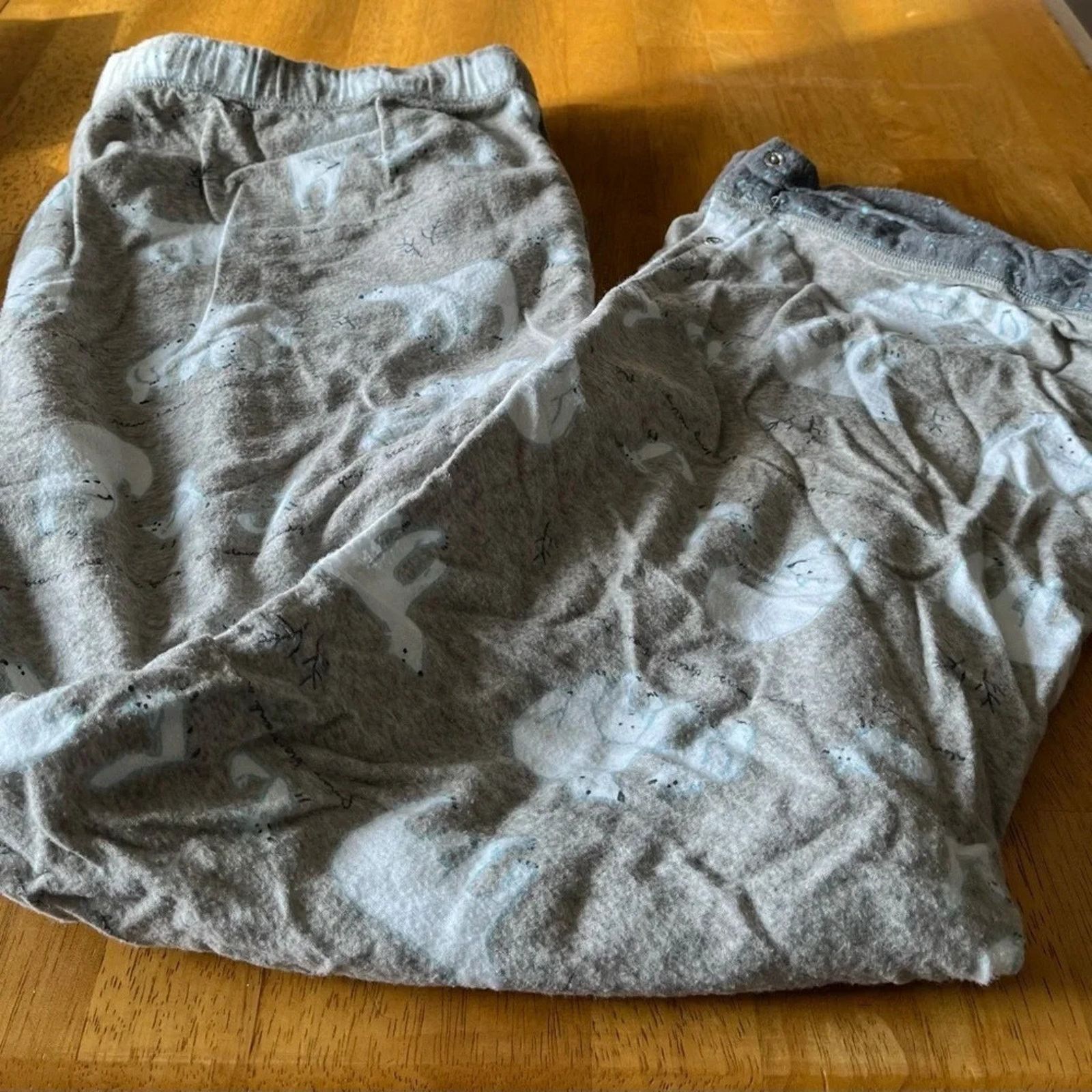 The Unbranded Brand MunkiMunki grey flannel polar bear print pajama set, size Lg Size L / US 10 / IT 46 - 5 Thumbnail