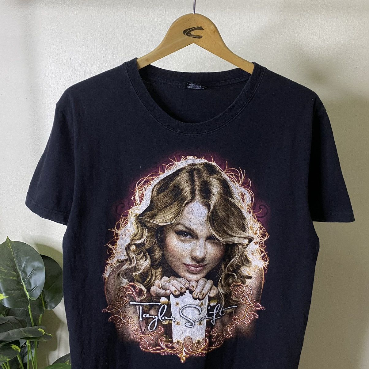 Band Tees Vintage 2000s Taylor Swift Rap Tees Design Graphic Tee Size US M / EU 48-50 / 2 - 2 Thumbnail