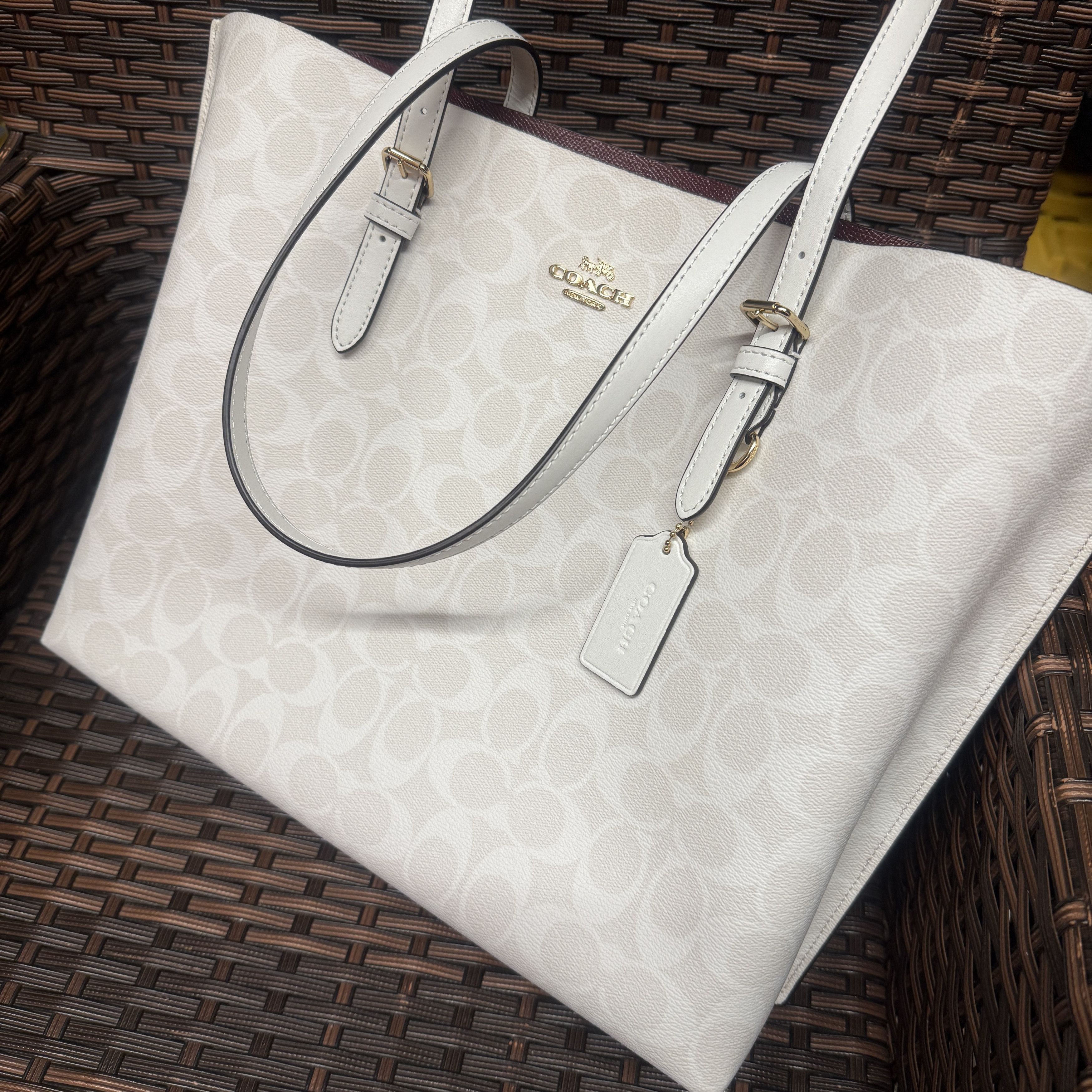 NWT Coach Mollie Tote Bag In Signature Canvas 1665 in White, Women's