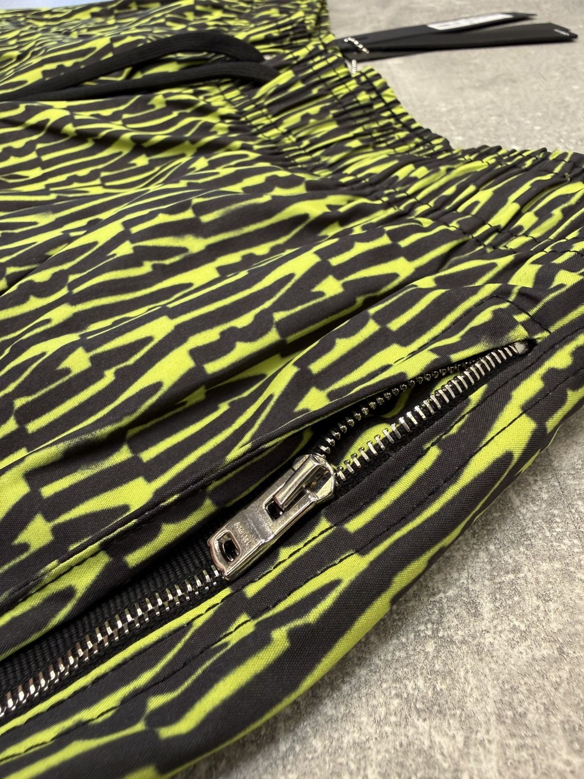 Amiri All Over Logo Swim Shorts Lime. BNWT. Size S. RRP £390 Size US 30 / EU 46 - 3 Thumbnail